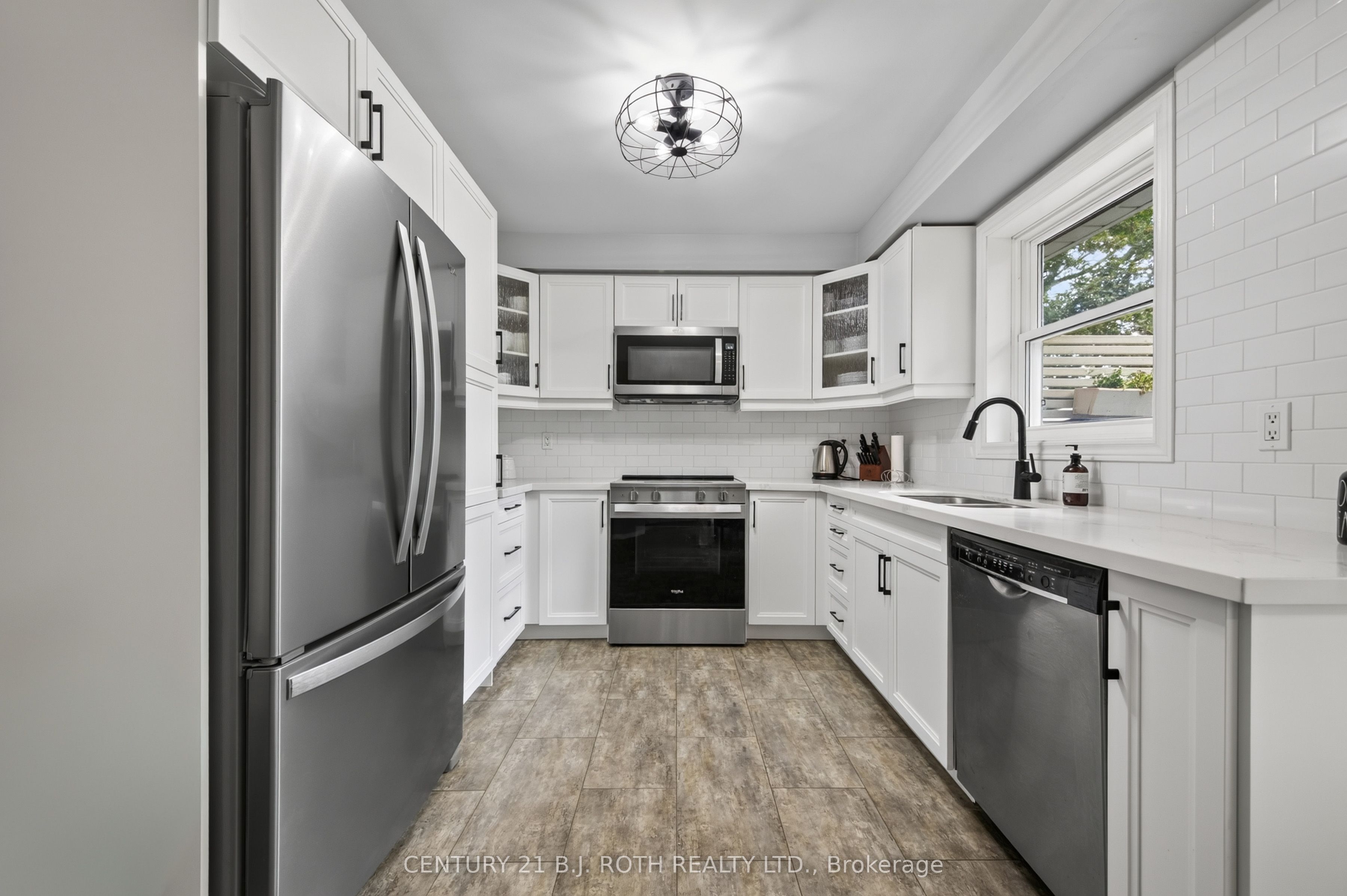 23 Carter Crescent, Orillia, ON L3V 7S3 photo 3