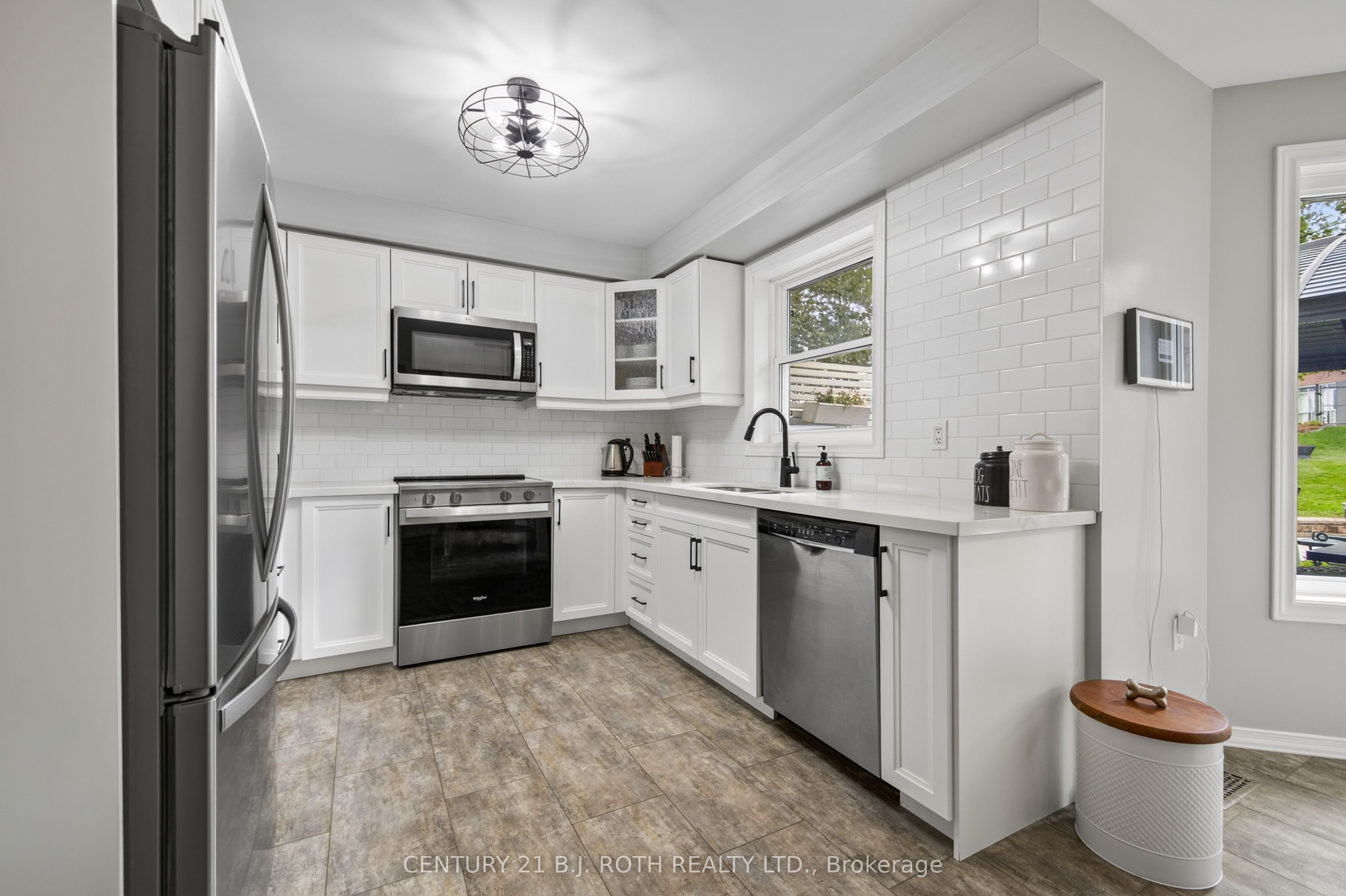 23 Carter Crescent, Orillia, ON L3V 7S3 photo 4