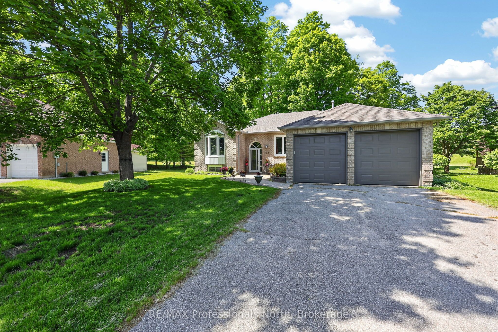 48 Fairway Crescent, Wasaga Beach, ON L9Z 1B8 photo 3