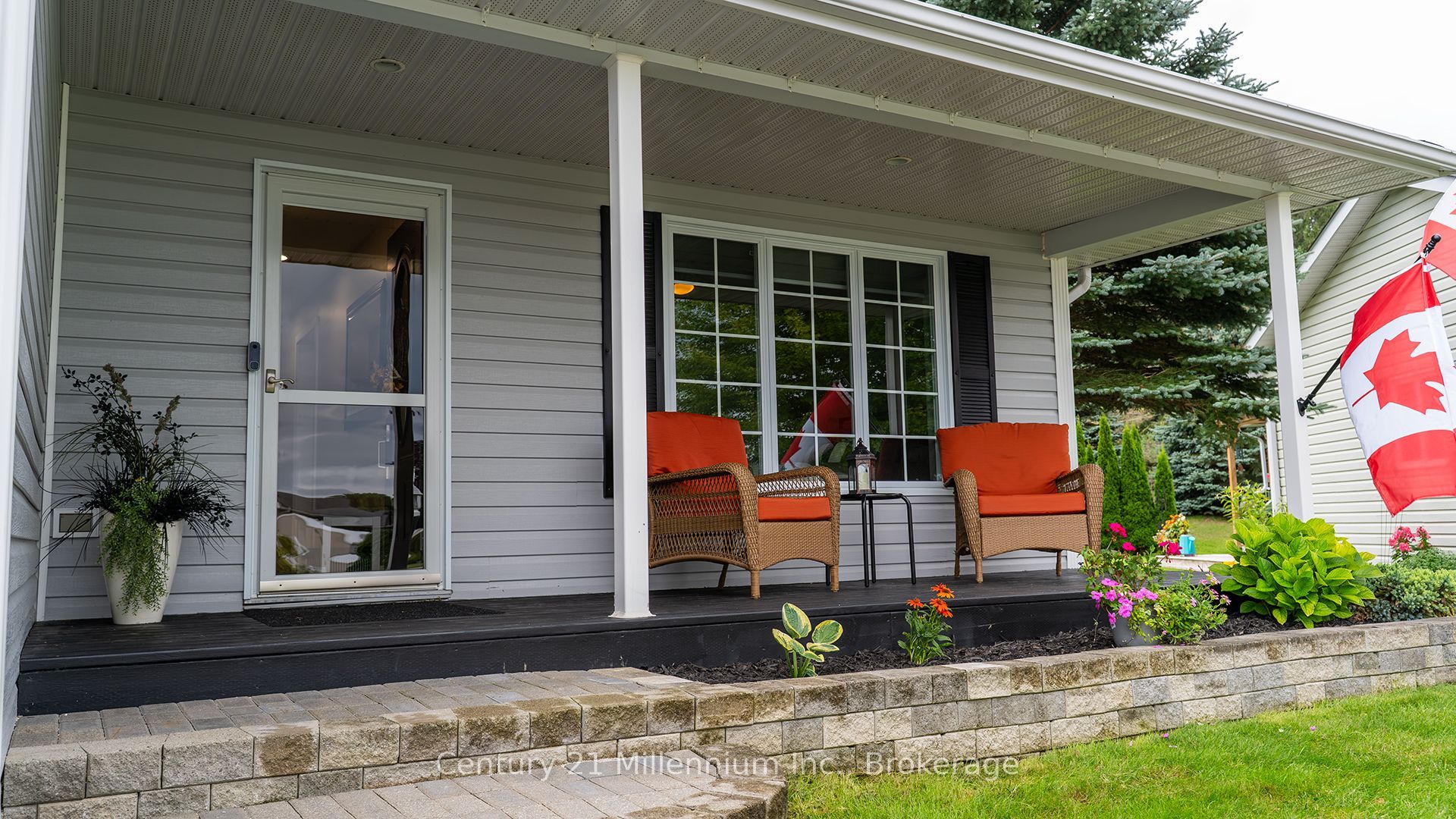 12 Illinois Crescent, Wasaga Beach, ON L9Z 3A8 photo 2