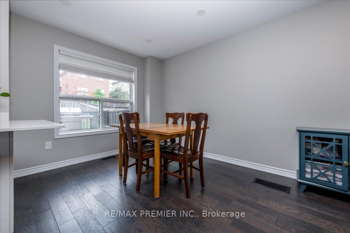 129 Chalmers Drive, Barrie, ON L4N 8W4 photo 4