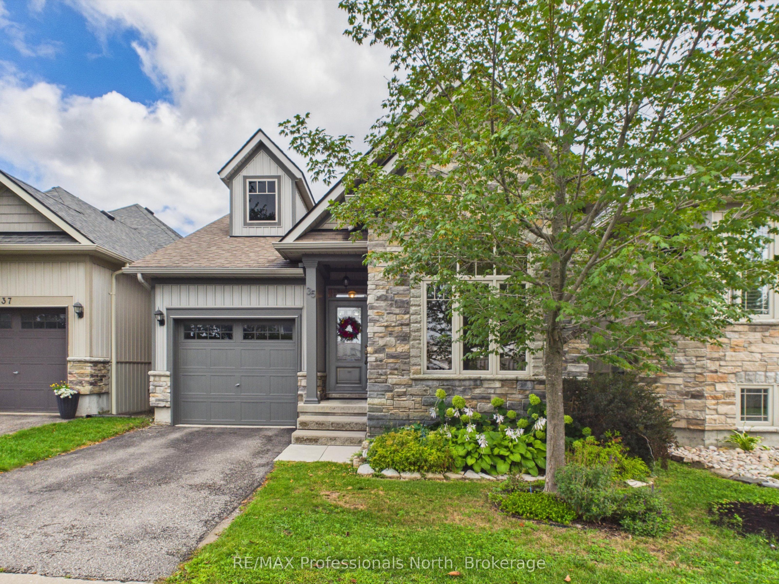 35 Canterbury Circle, Orillia, ON L3V 0C9