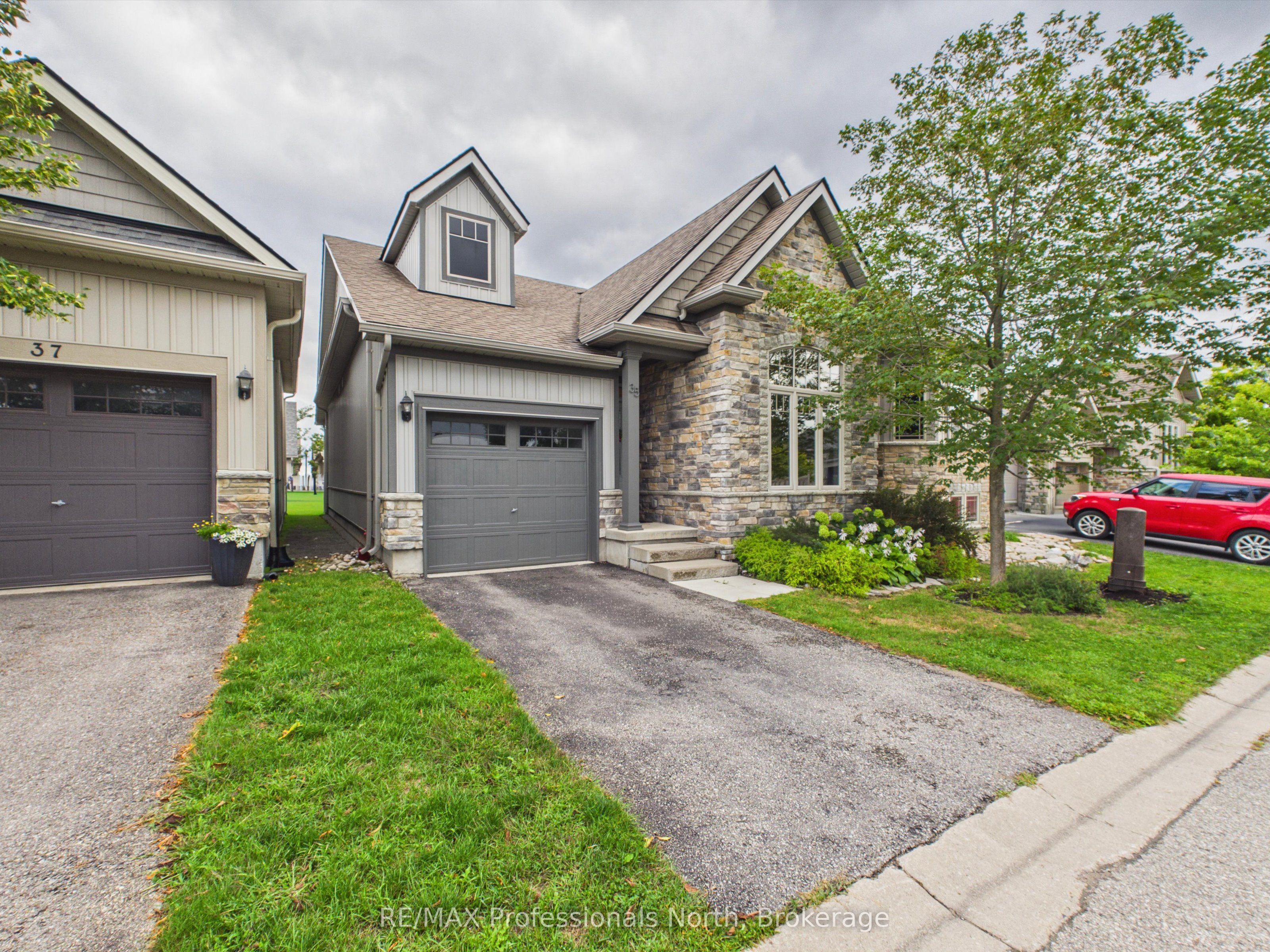 35 Canterbury Circle, Orillia, ON L3V 0C9 photo 2