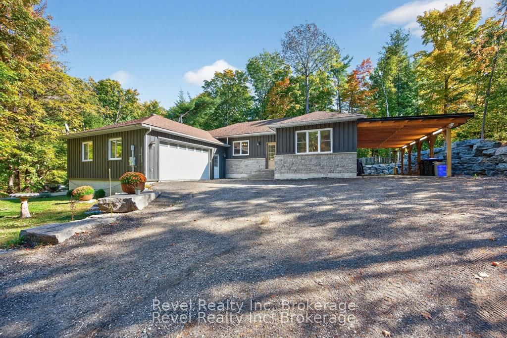 683 Lafontaine Road W, Tiny, ON L9M 0L6