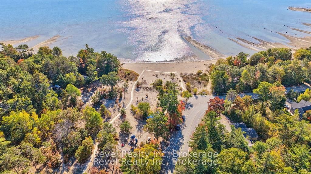 683 Lafontaine Road W, Tiny, ON L9M 0L6 photo 3