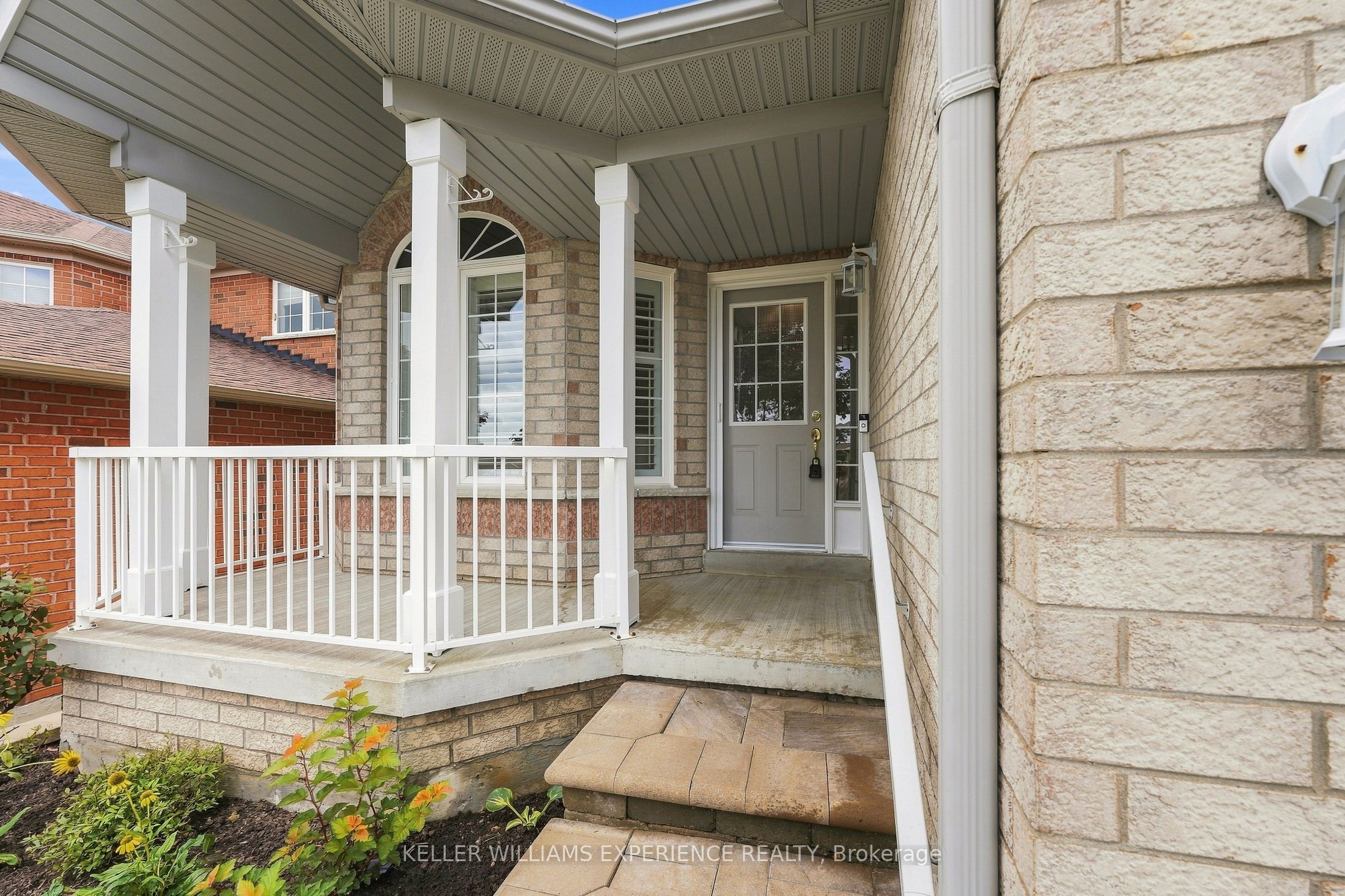 7 Stanley Street, Barrie, ON L4M 6V2 photo 3
