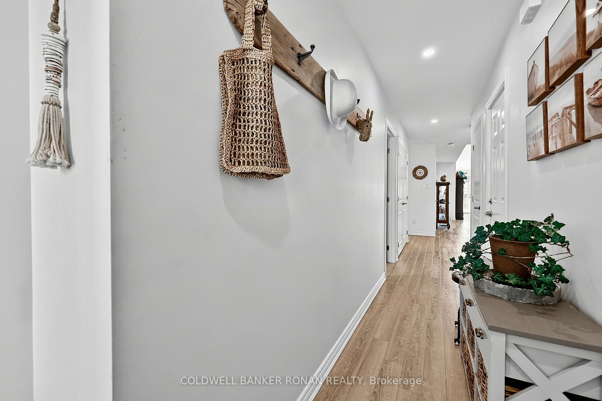 82 Ivy Crescent, Wasaga Beach, ON L9Z 0H8 photo 4