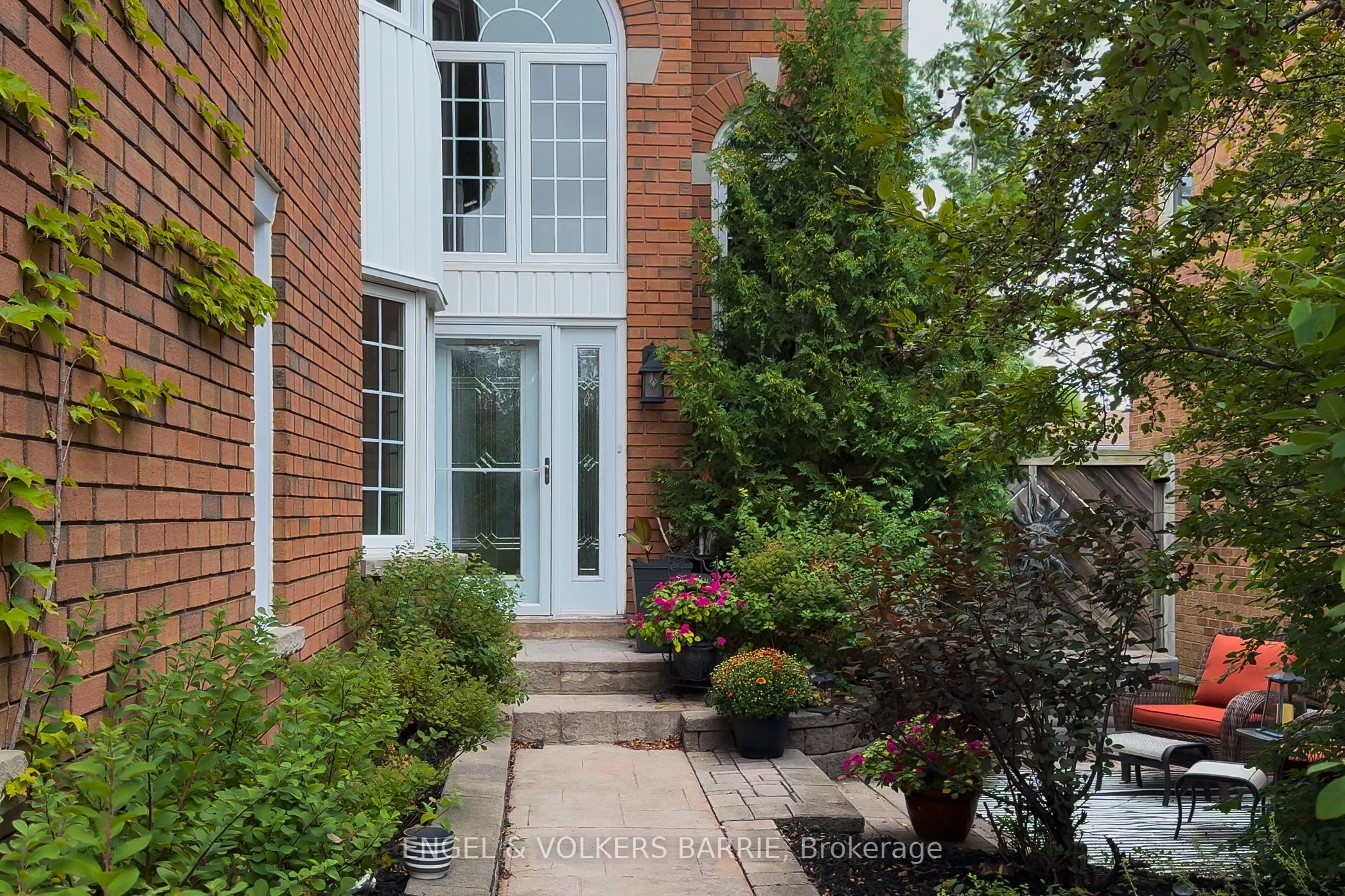 19 Grand Forest Drive, Barrie, ON L4N 7E7 photo 3