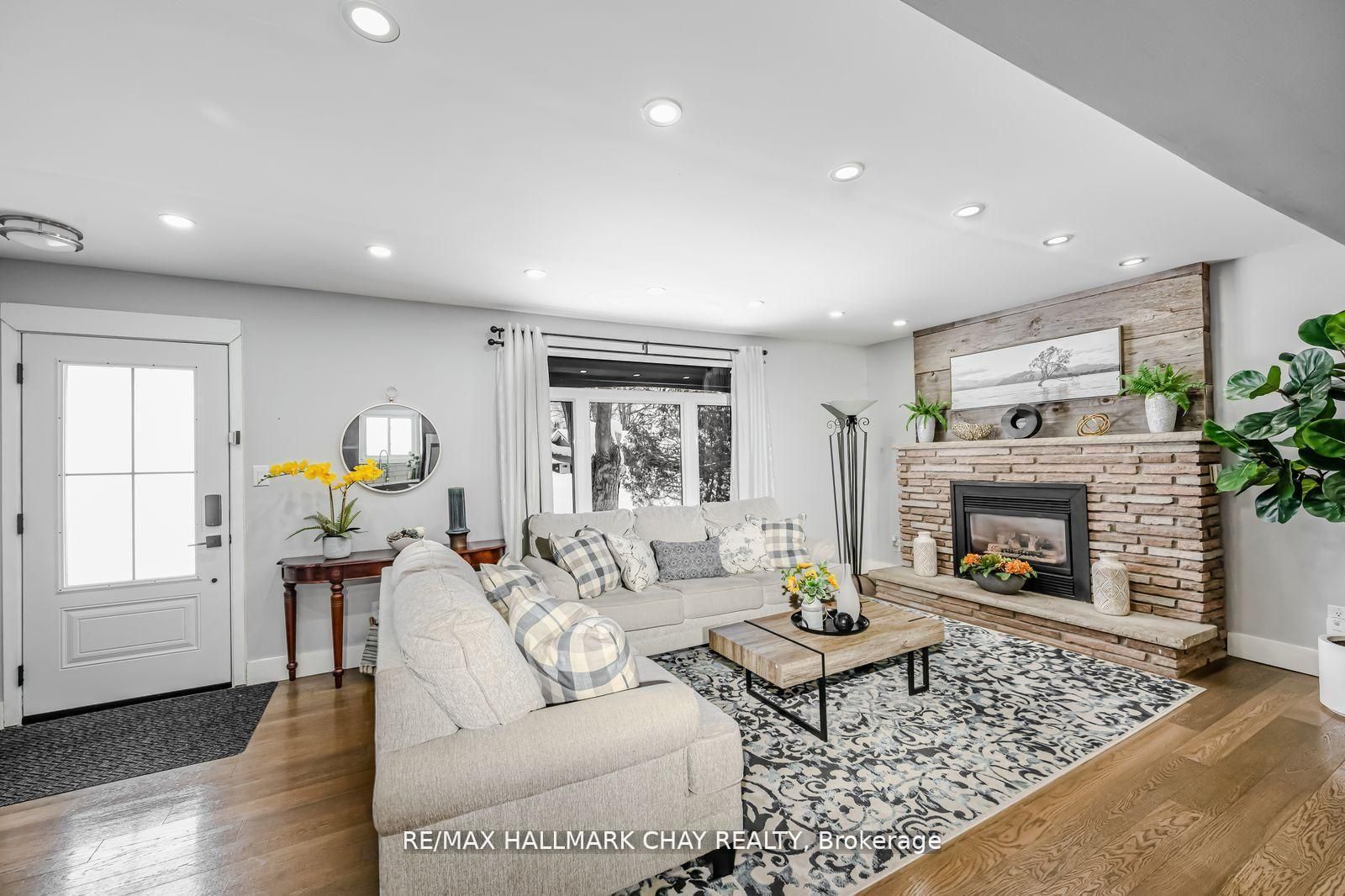 17 Walker Avenue, Orillia, ON L3V 6G8 photo 3