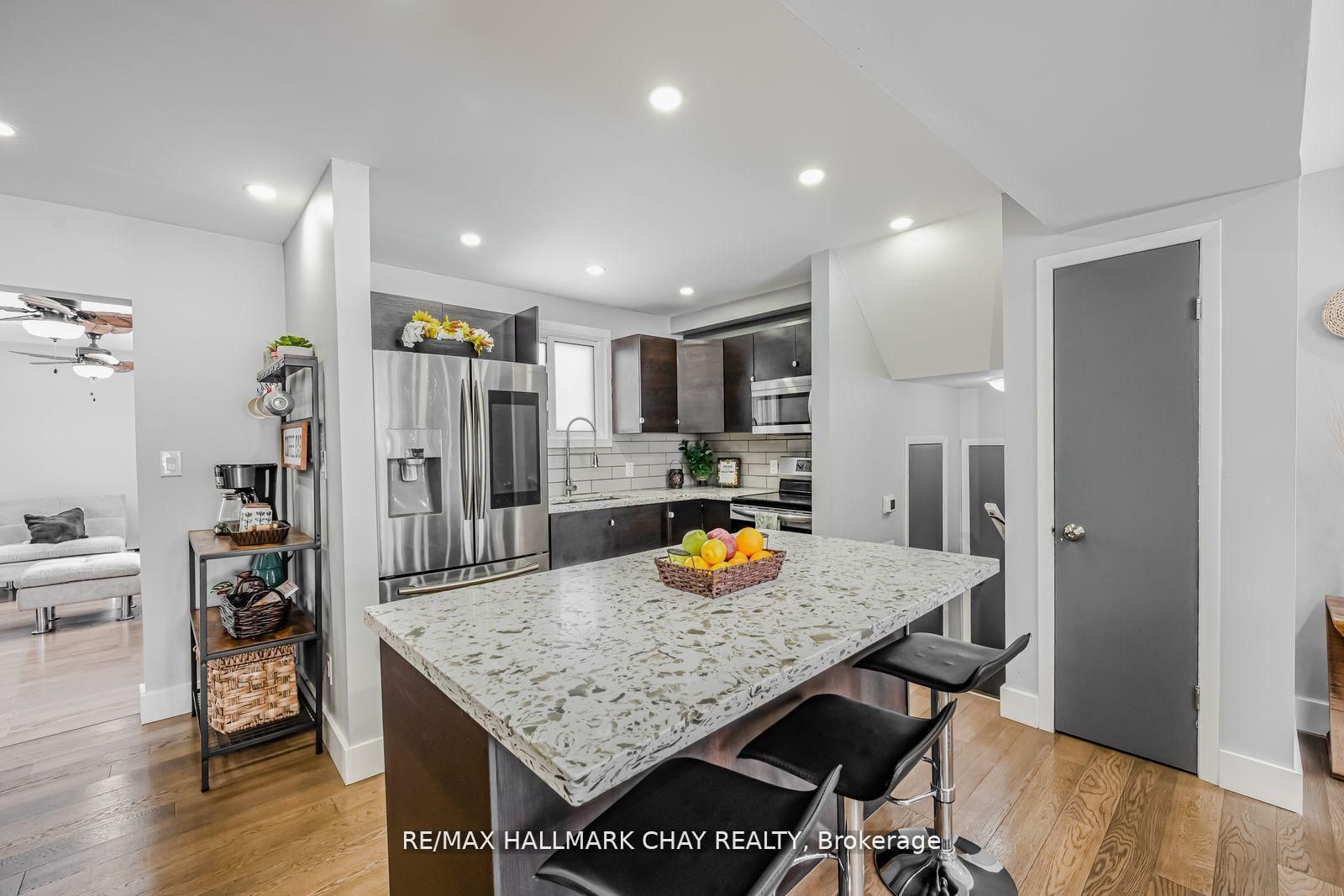 17 Walker Avenue, Orillia, ON L3V 6G8 photo 5
