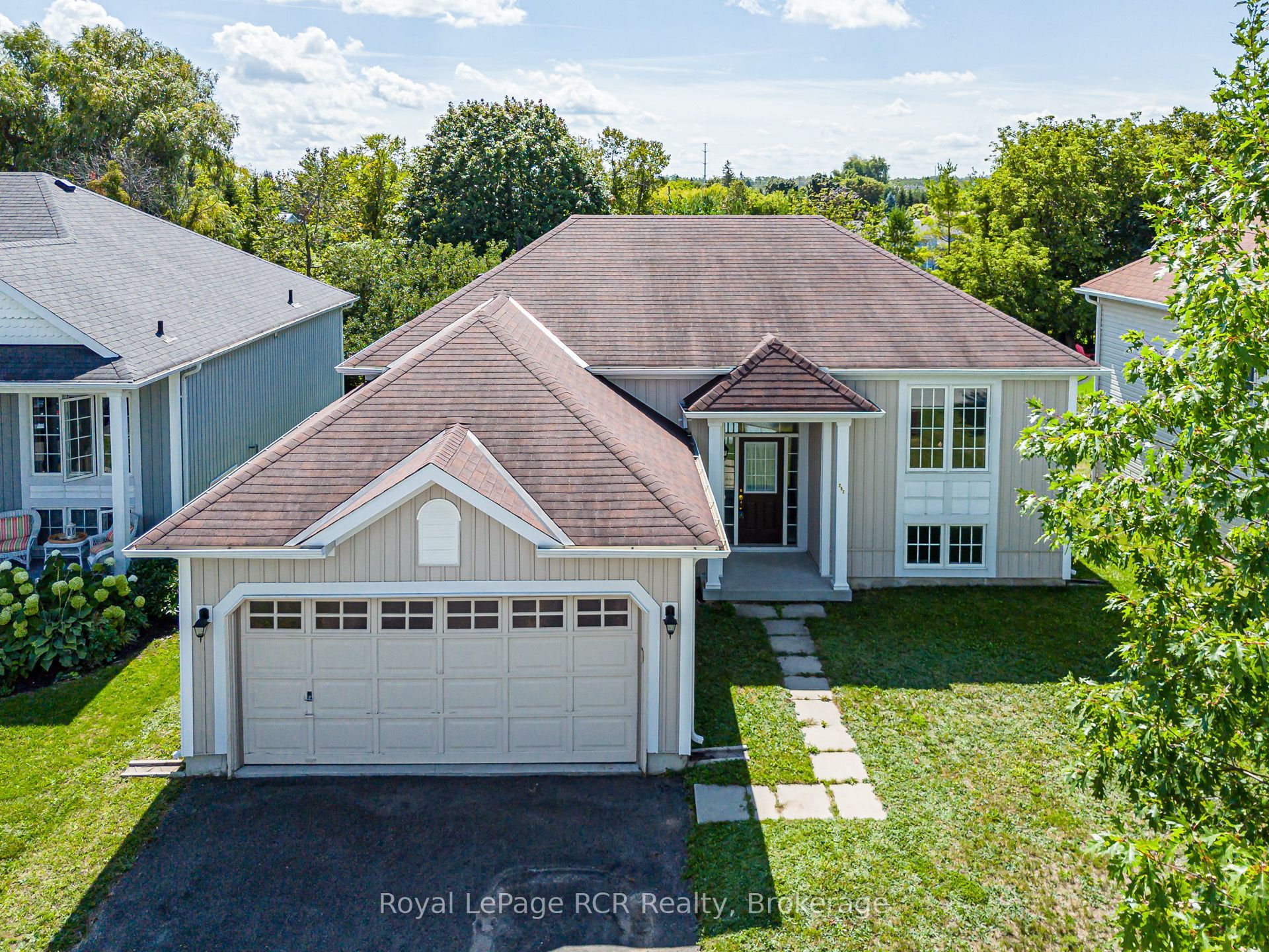 252 Spruce Street, Clearview, ON L0M 1S0 photo 2
