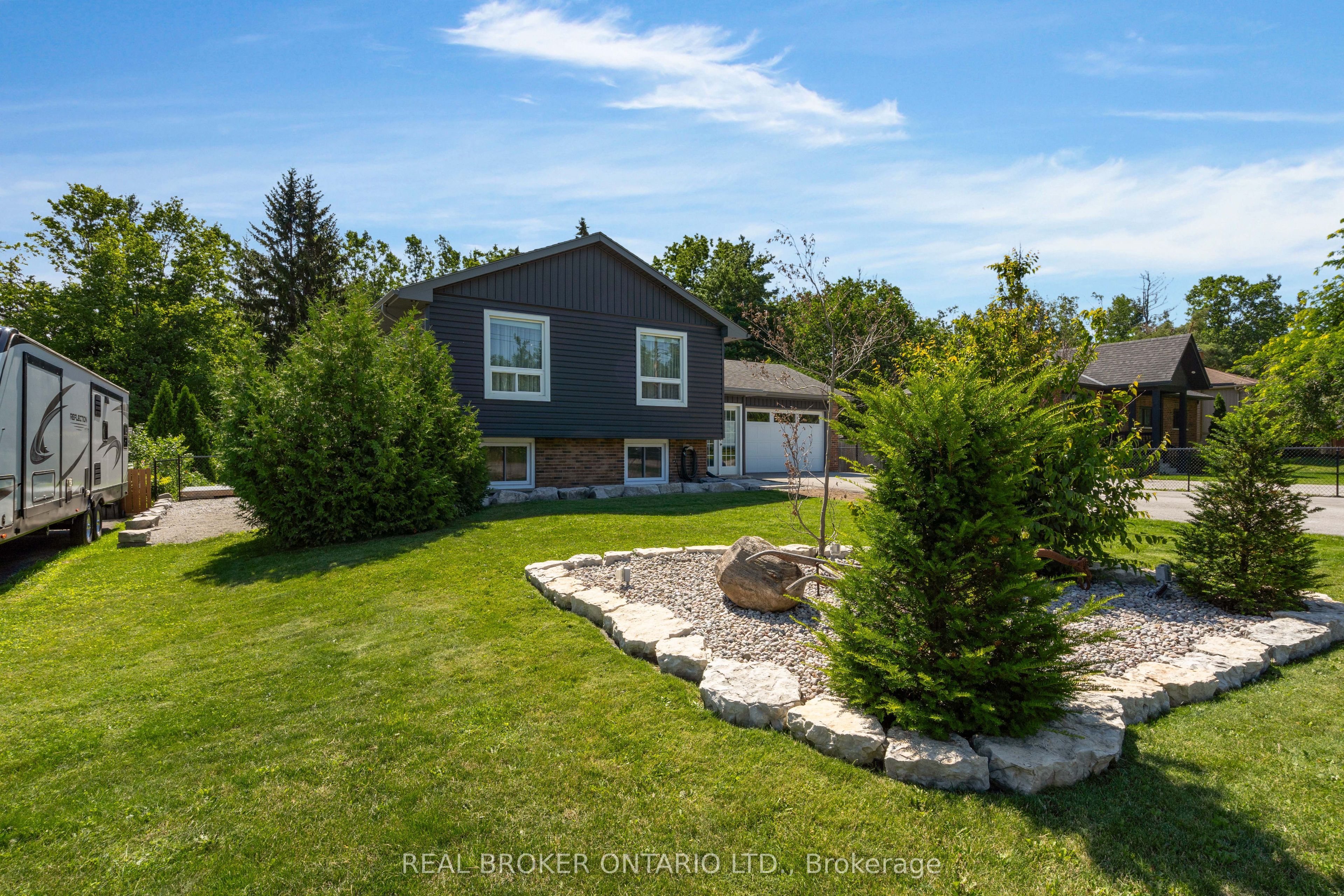 975 Sunnidale Road, Springwater, ON L9X 0T6