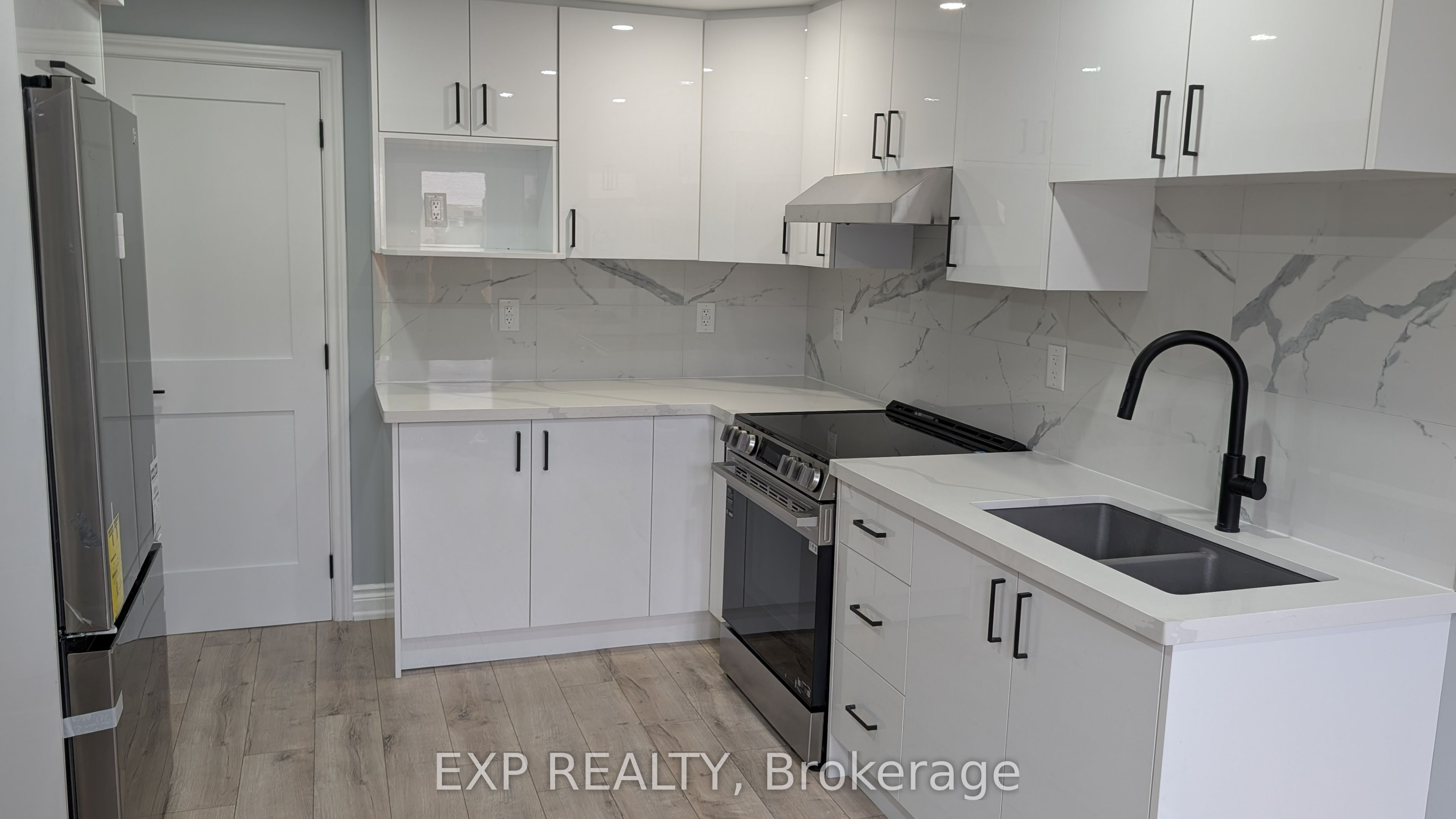 208 Isabella Drive 2, Orillia, ON L3V 8K7 photo 3