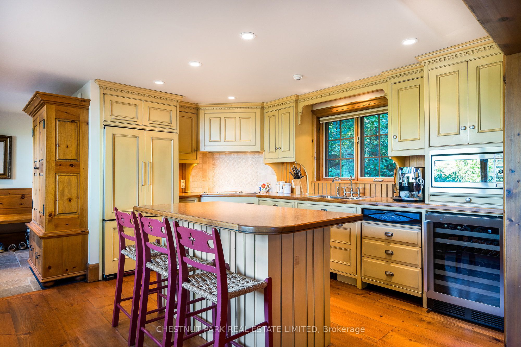 103 Orchard Lane, Clearview, ON L9Y 0R7 photo 4
