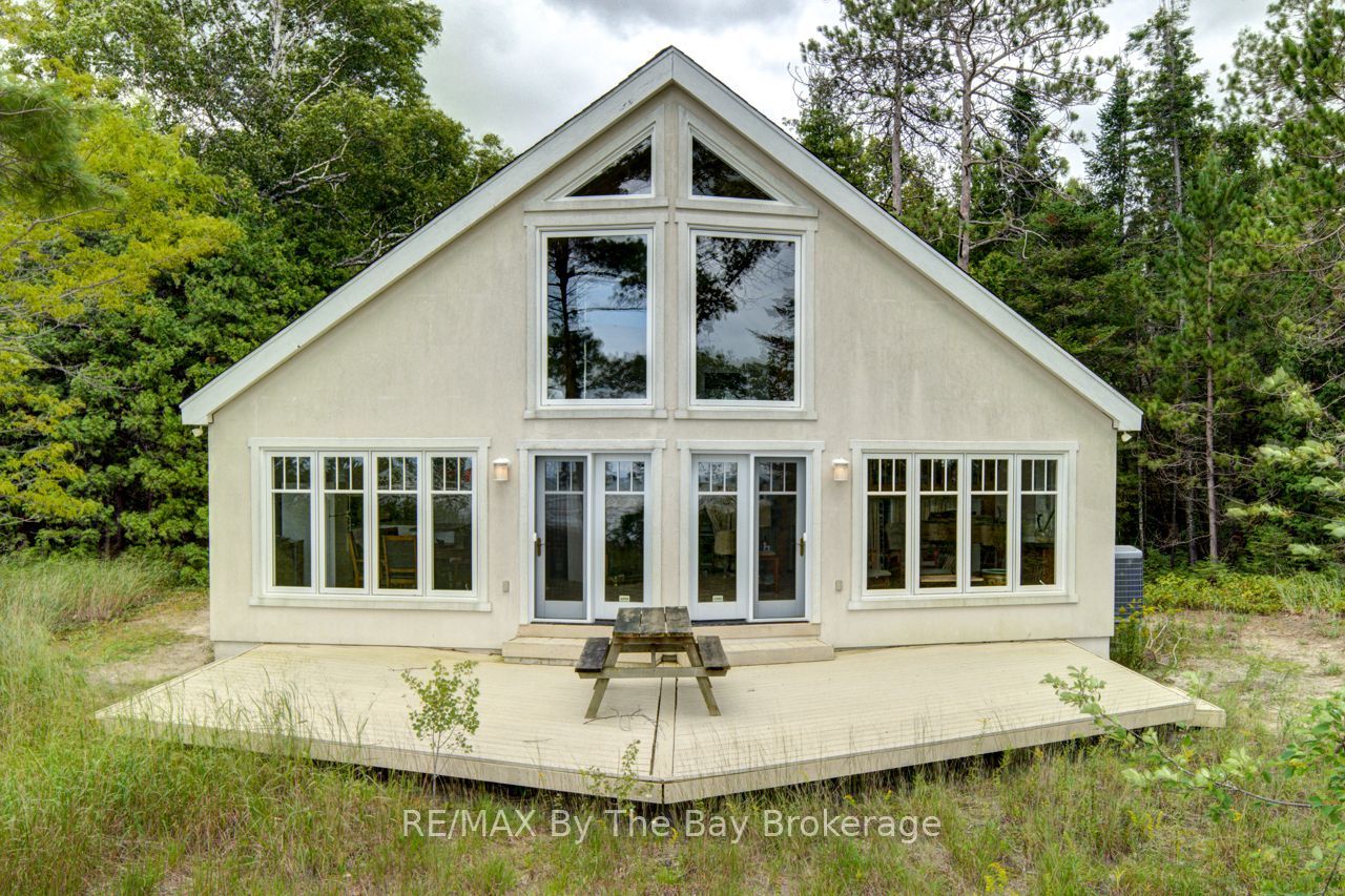 1170 Shore Lane, Wasaga Beach, ON L9Z 1Z8 photo 2