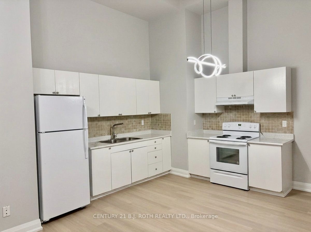 19 Dunlop Street W 105, Barrie, ON L4N 1A1 photo 5