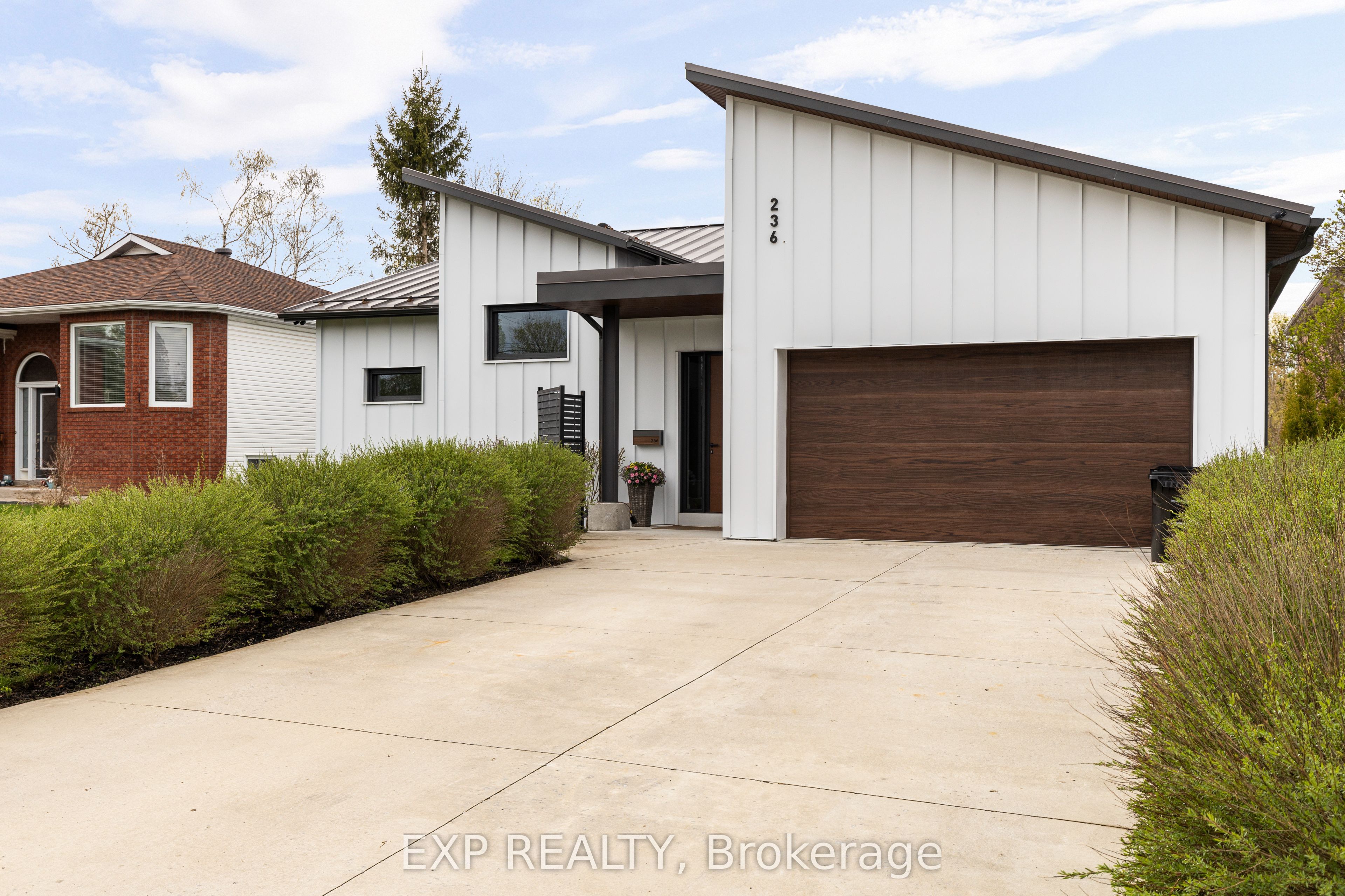 236 Cox Mill Road, Barrie, ON L4N 4G5