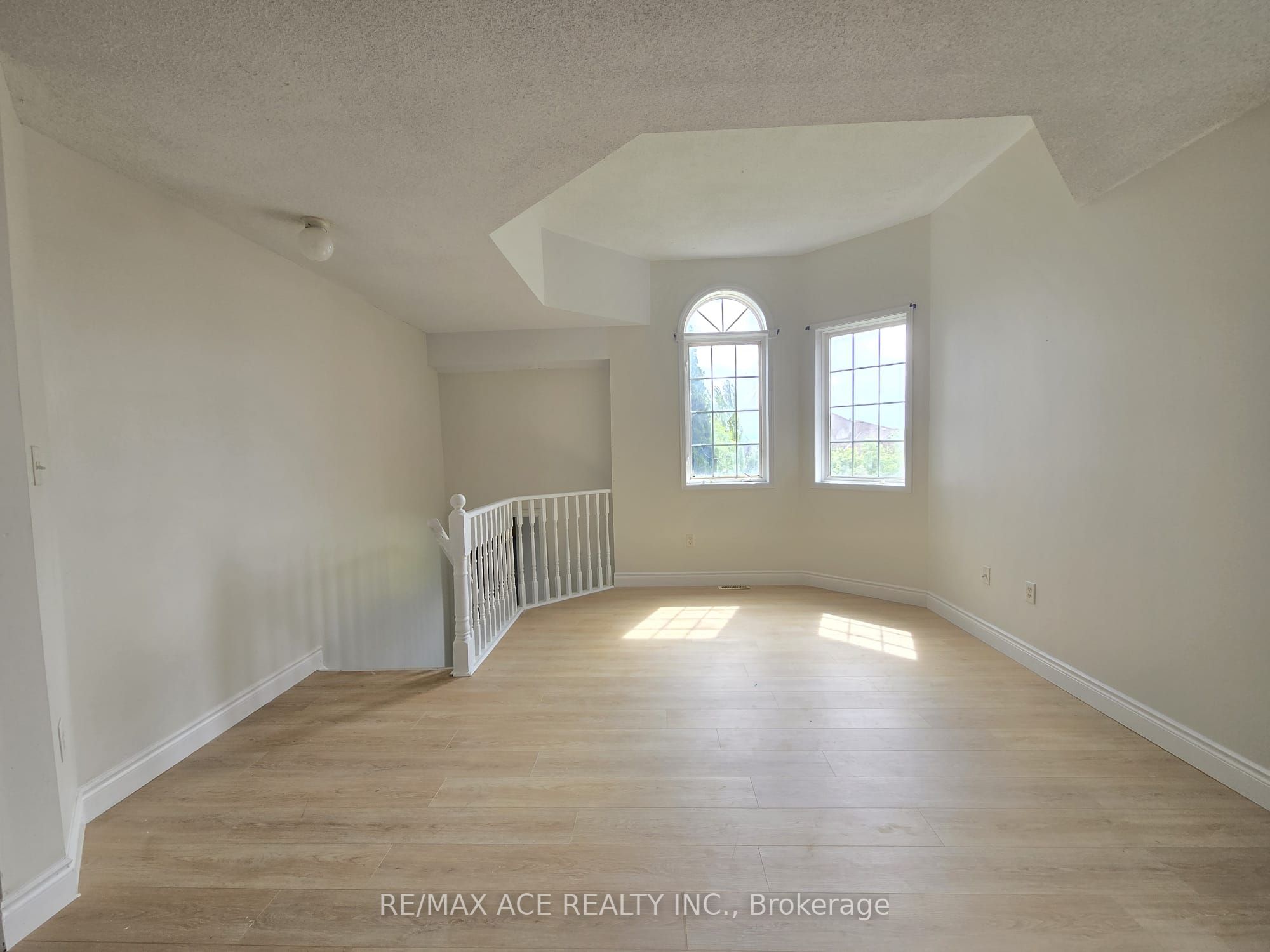 48 Ambler Bay Main, Barrie, ON L4M 7A6 photo 3