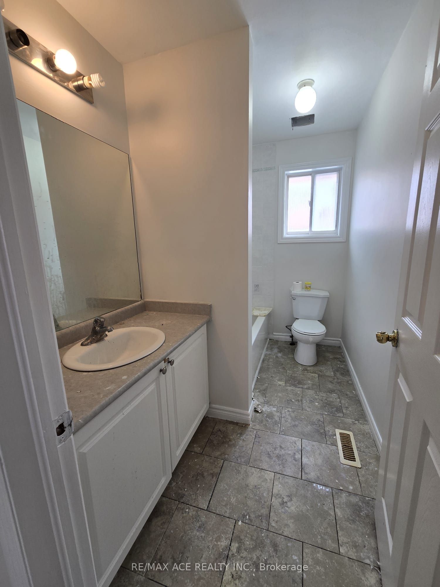 48 Ambler Bay Main, Barrie, ON L4M 7A6 photo 4