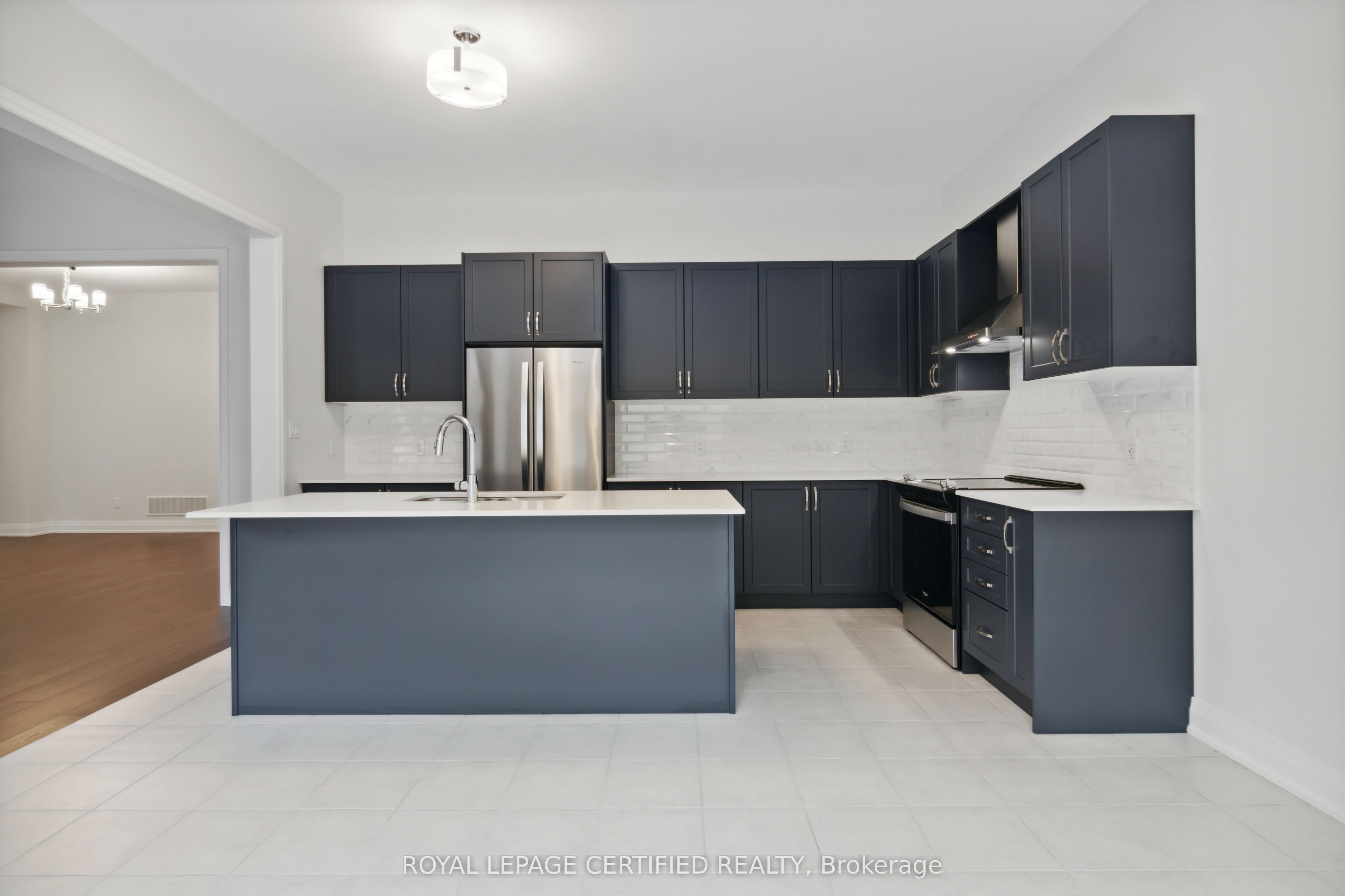3 Sweet Cicely Street, Springwater, ON L9X 2C7