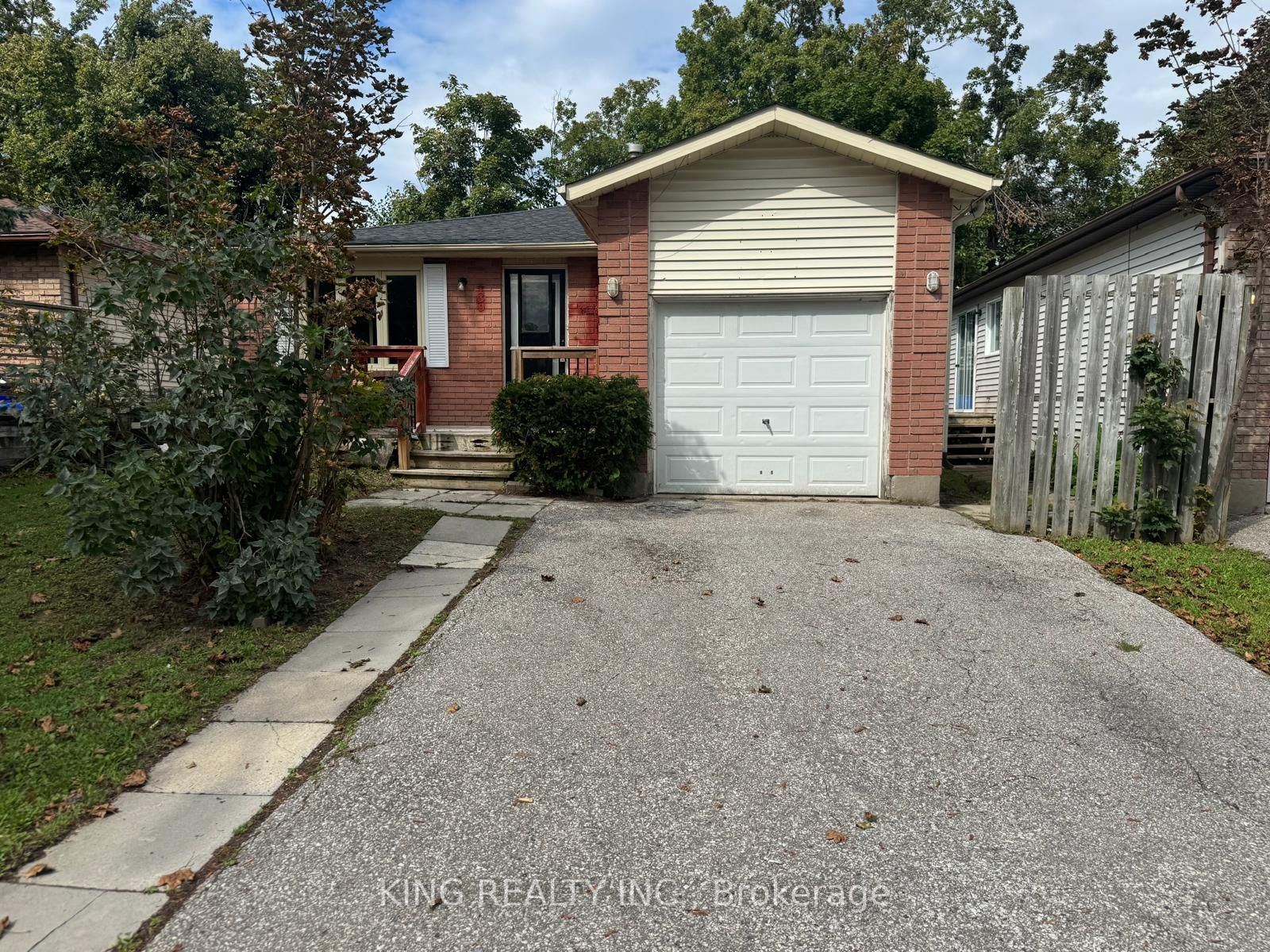 139 Hickling Trail, Barrie, ON L4M 5T7