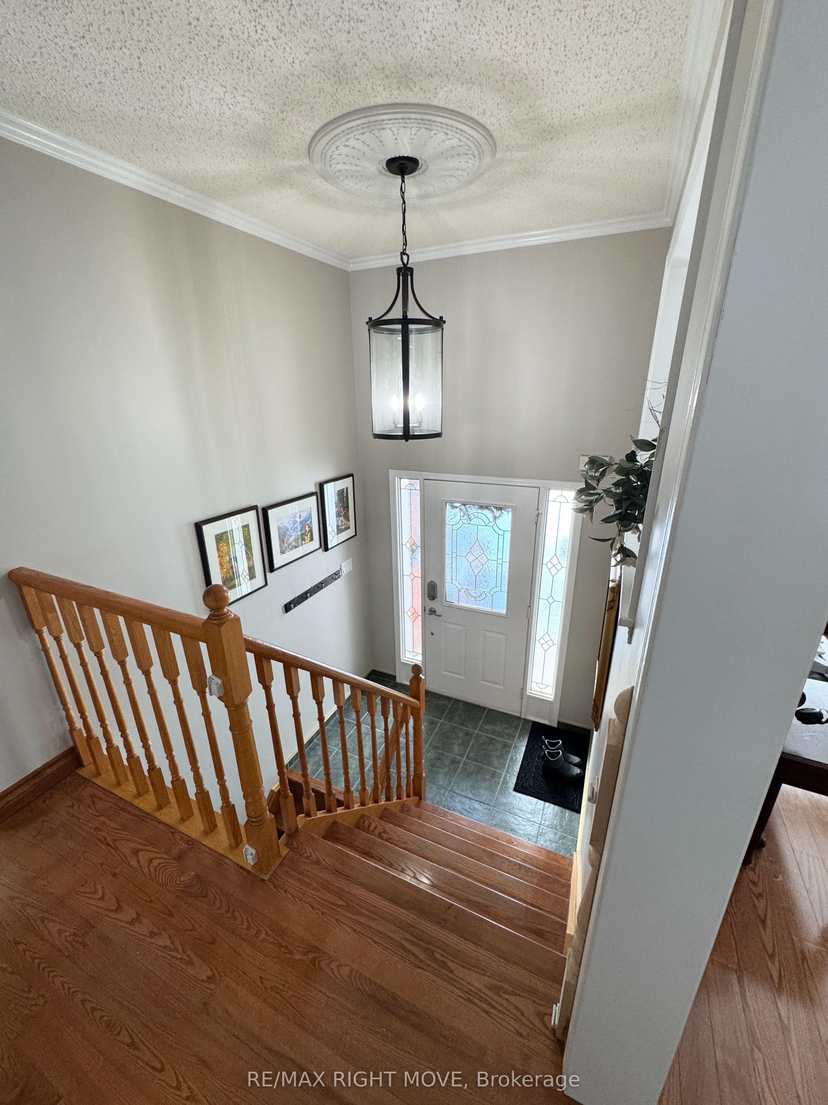 15 Watson Court, Orillia, ON L3V 7S5 photo 2