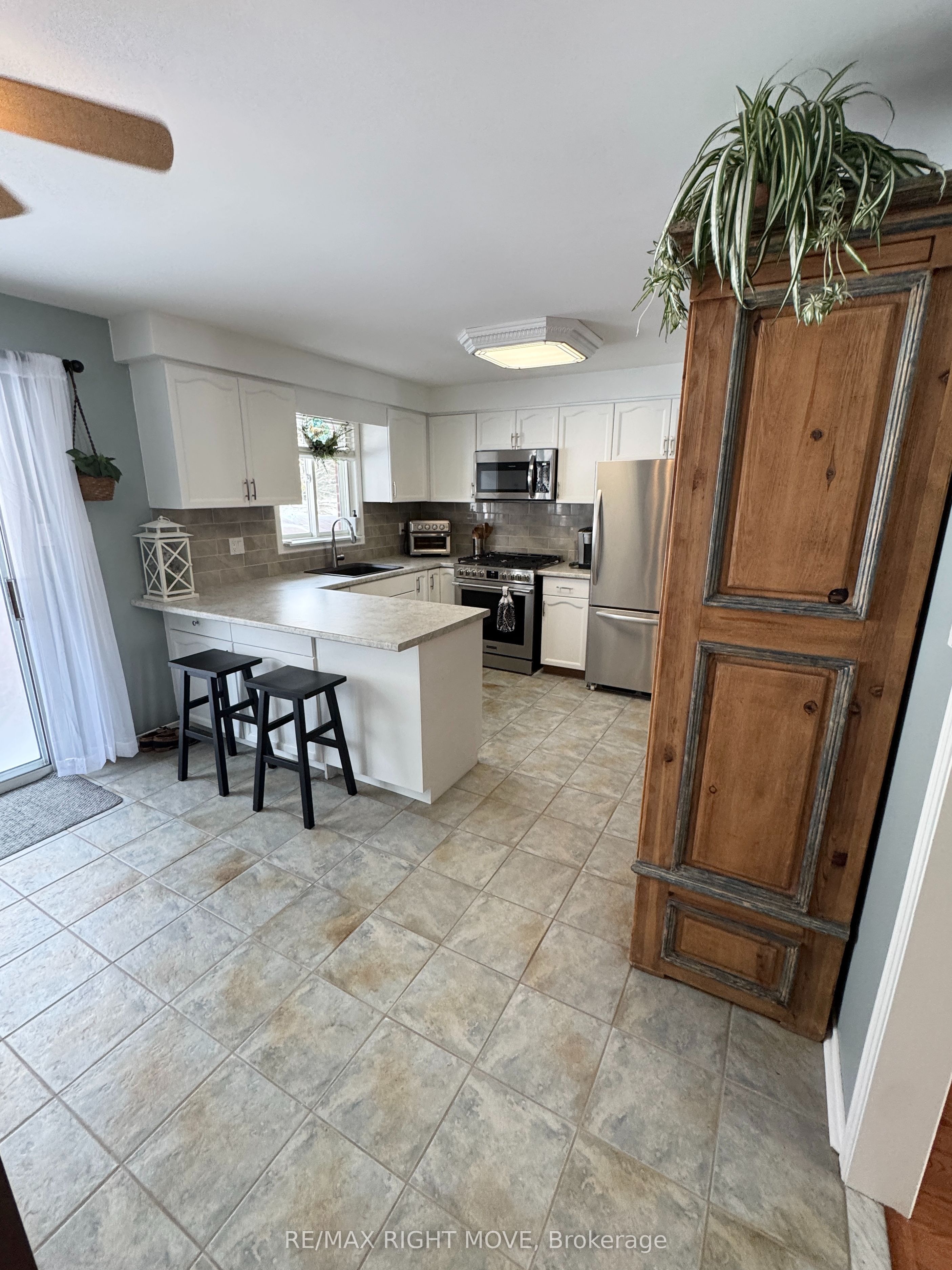 15 Watson Court, Orillia, ON L3V 7S5 photo 5