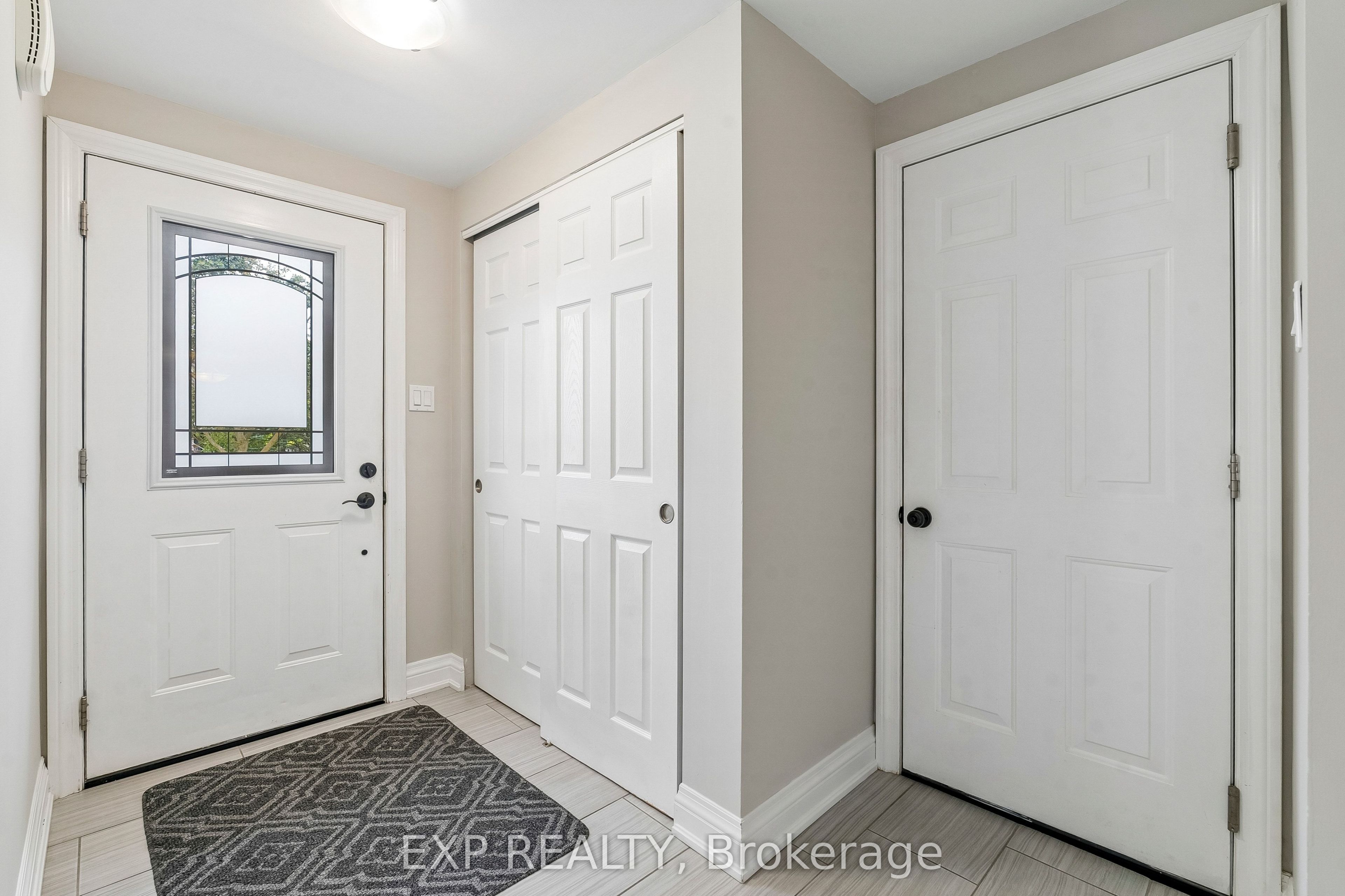138 Lillian Crescent, Barrie, ON L4N 5X5 photo 4