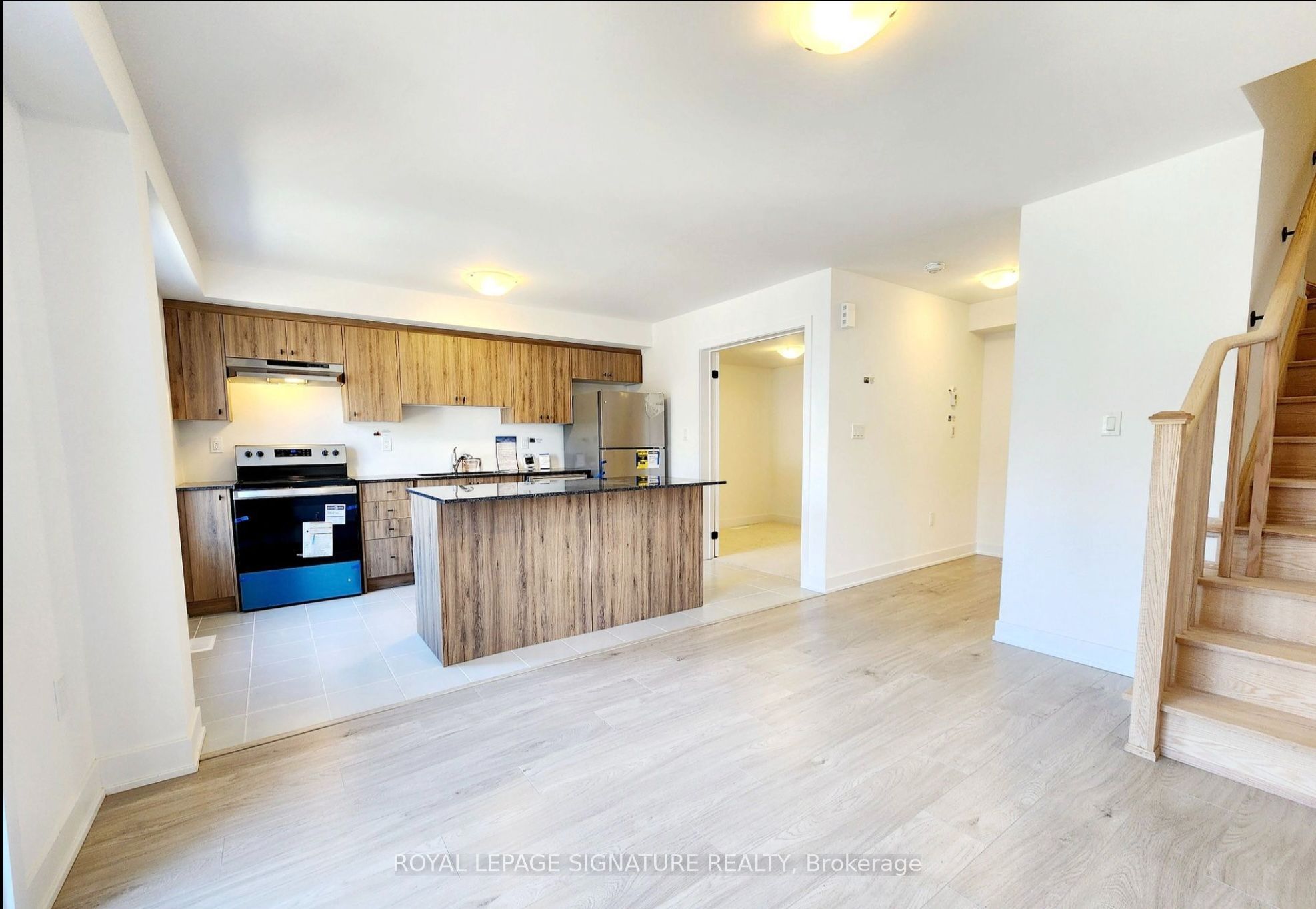 32 Silo Mews, Barrie, ON L9J 0C2 photo 3