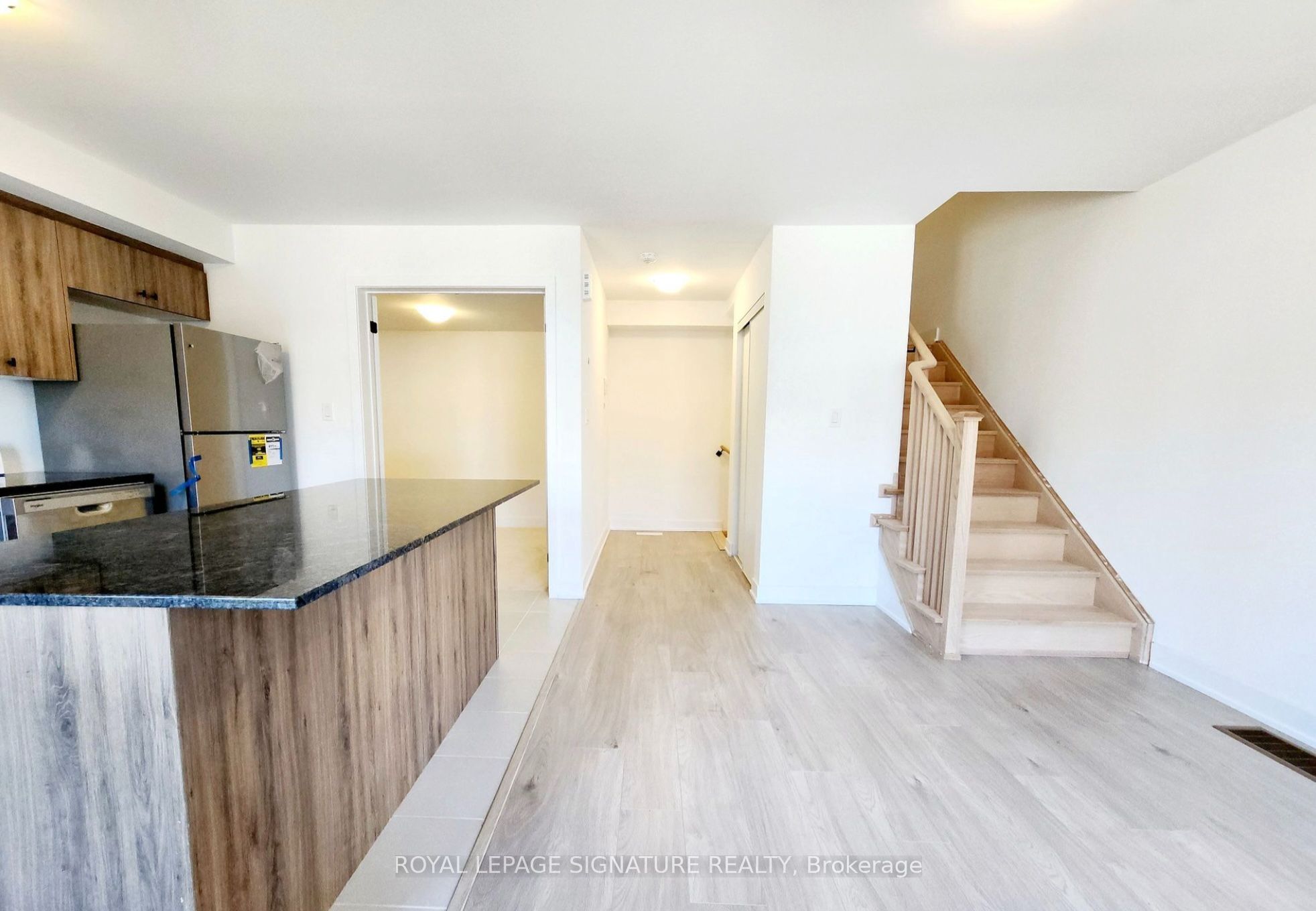 32 Silo Mews, Barrie, ON L9J 0C2 photo 4