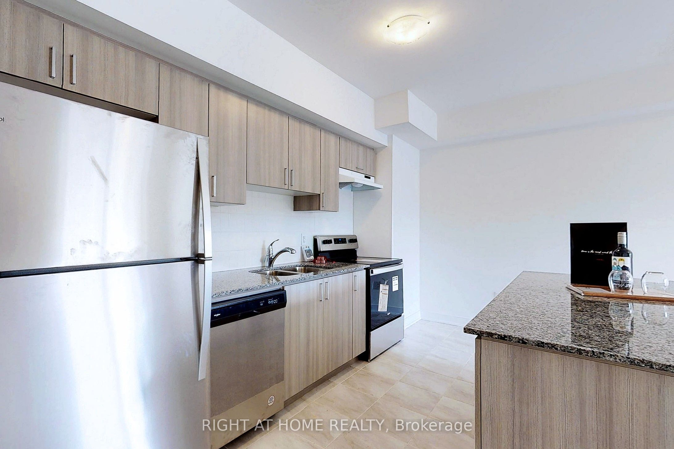 8 Culinary Lane 204, Barrie, ON L9J 0T2 photo 3