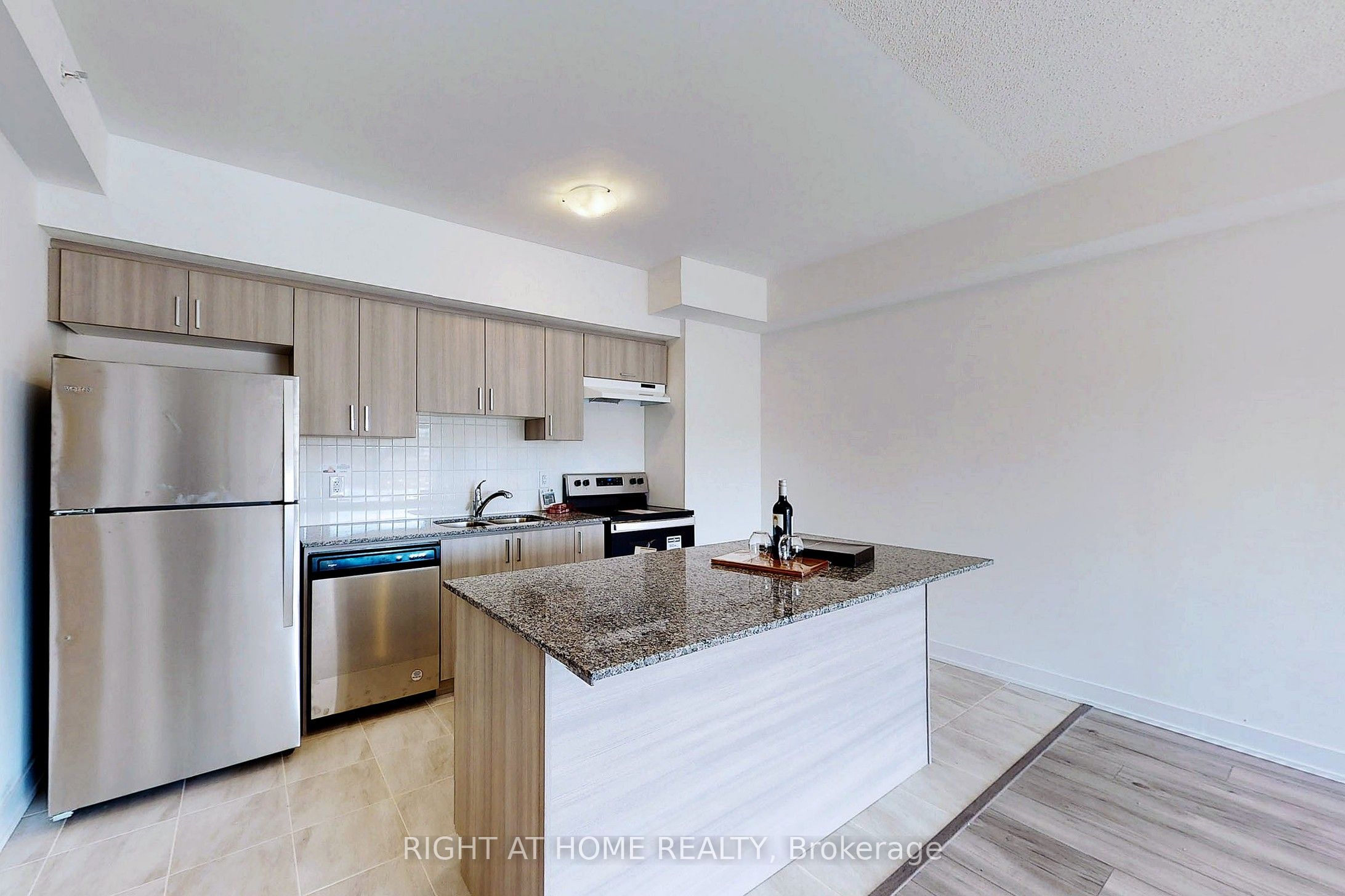 8 Culinary Lane 204, Barrie, ON L9J 0T2 photo 4
