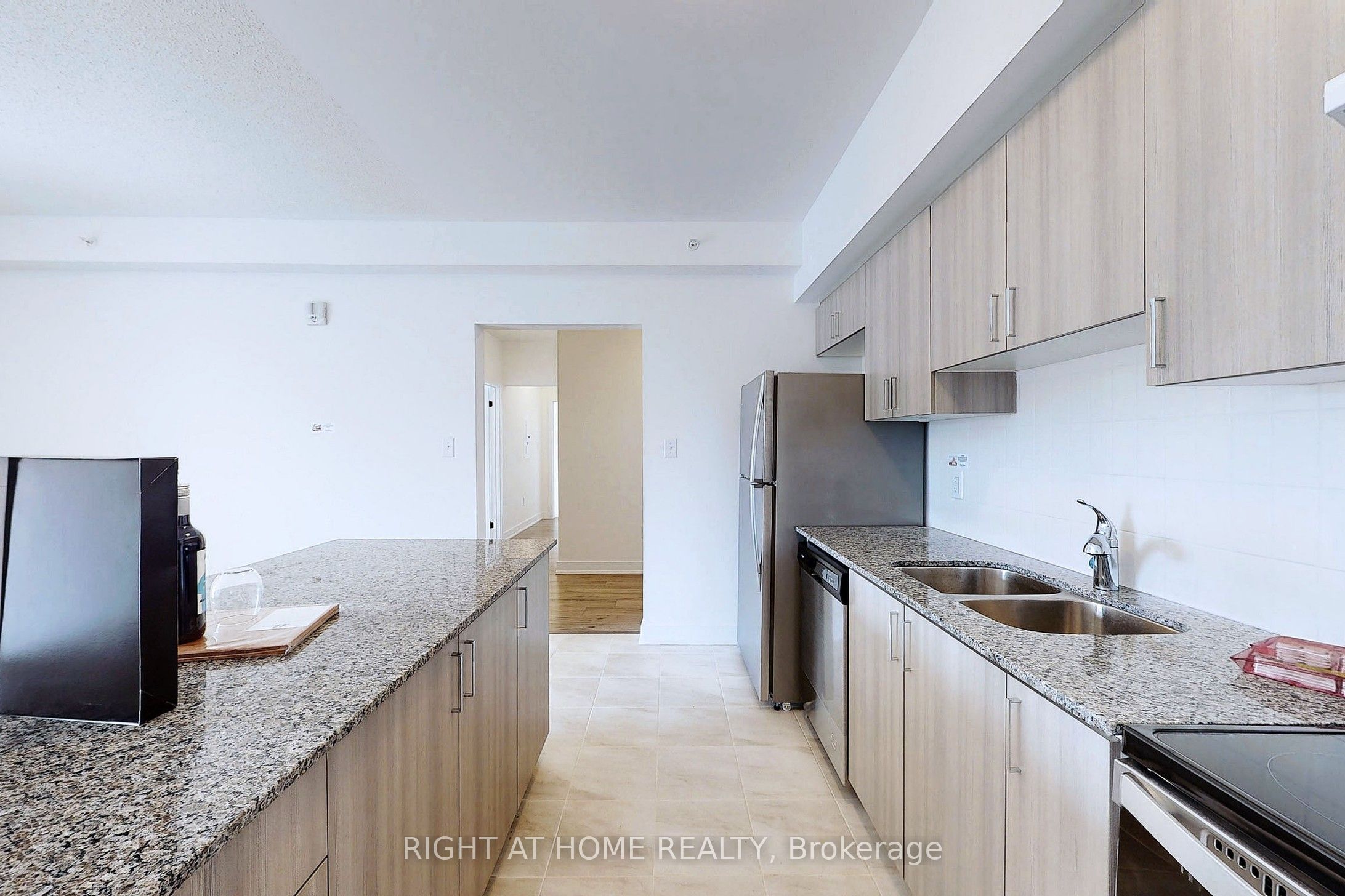 8 Culinary Lane 204, Barrie, ON L9J 0T2 photo 5