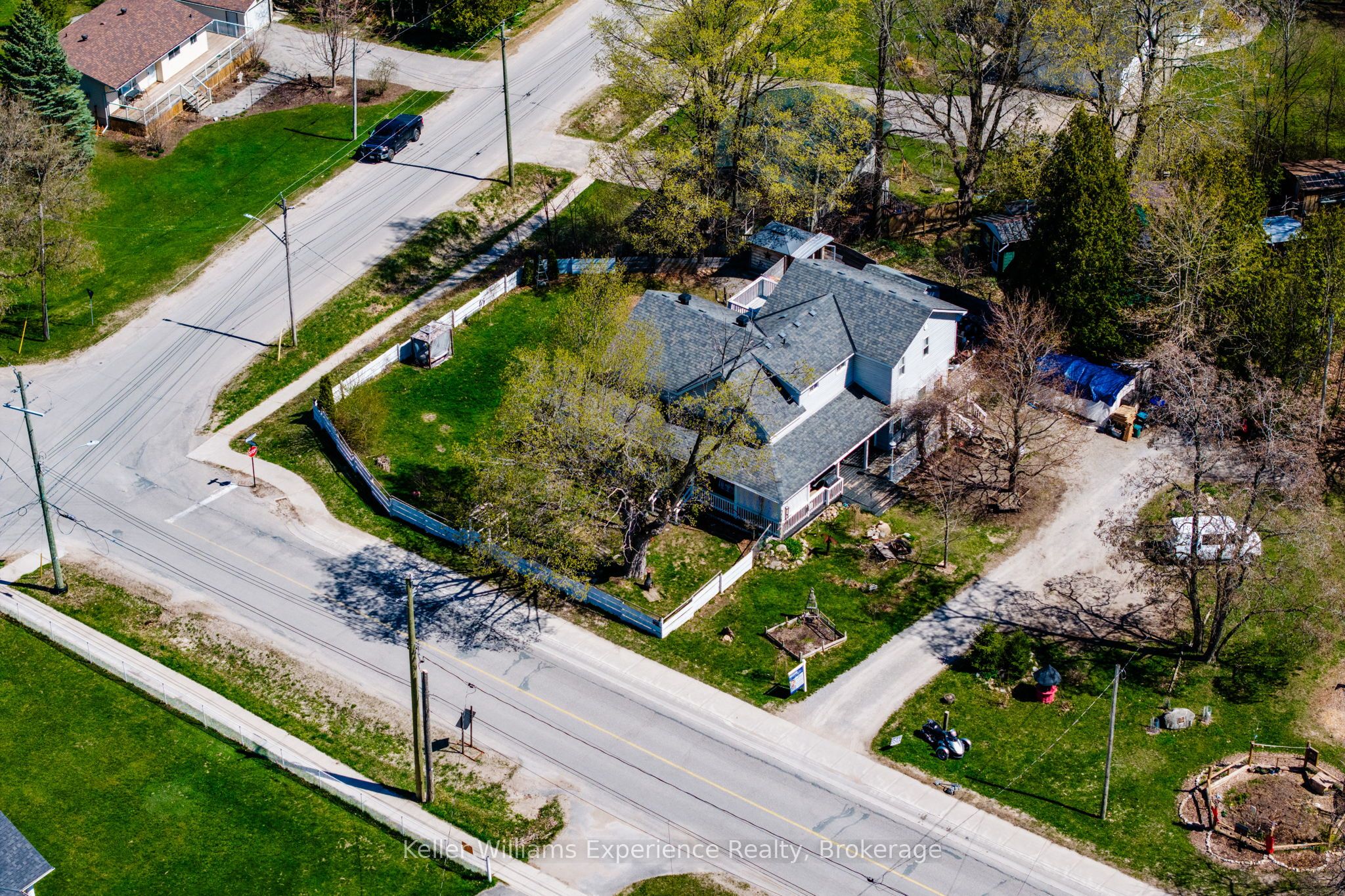 107 Pine Street, Tay, ON L0K 2C0 photo 2