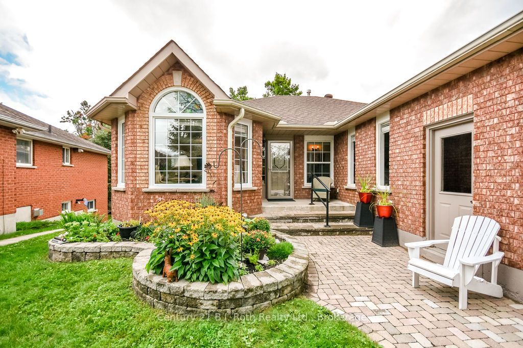 51 Johnson Street, Orillia, ON L3V 7R9 photo 2