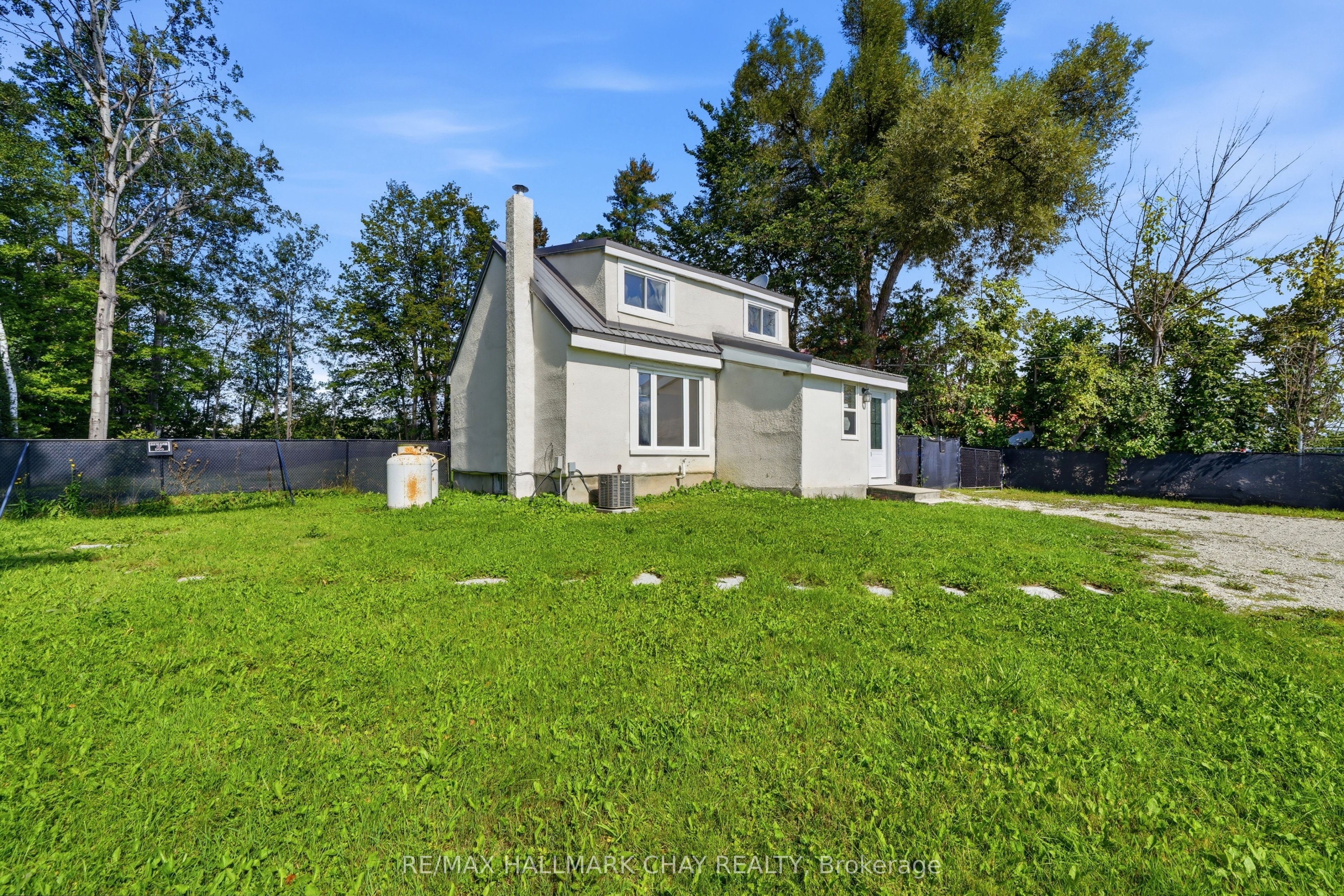 8410 11 Highway, Severn, ON L3V 6H3 photo 3