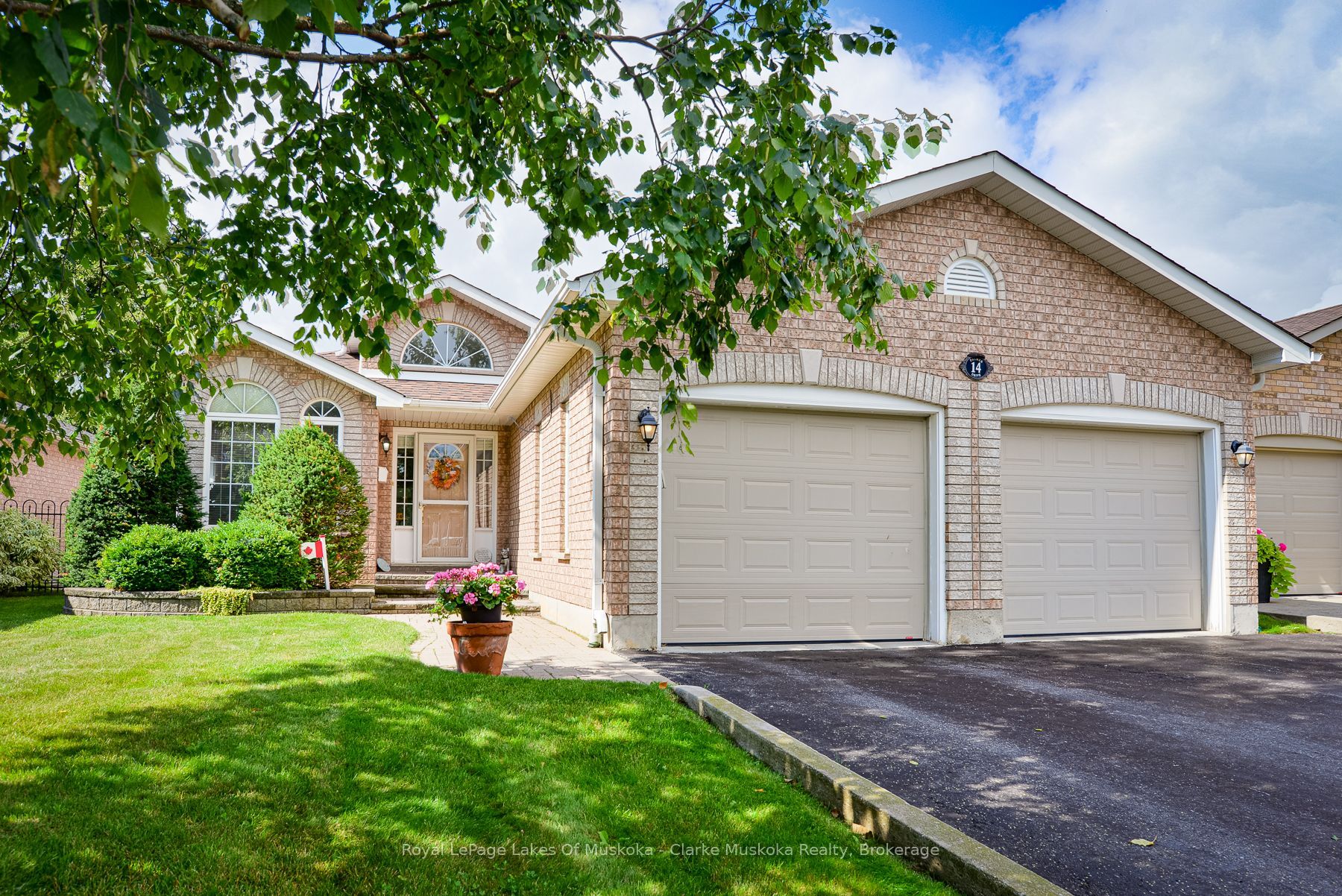 14 Palmer Drive, Barrie, ON L4M 6V9