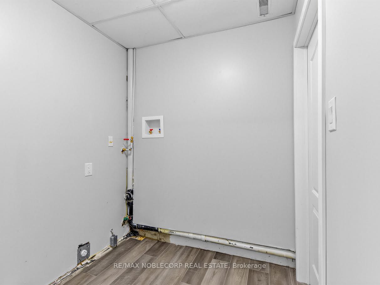 59 Scott Crescent Lower, Barrie, ON L4N 4W2 photo 5
