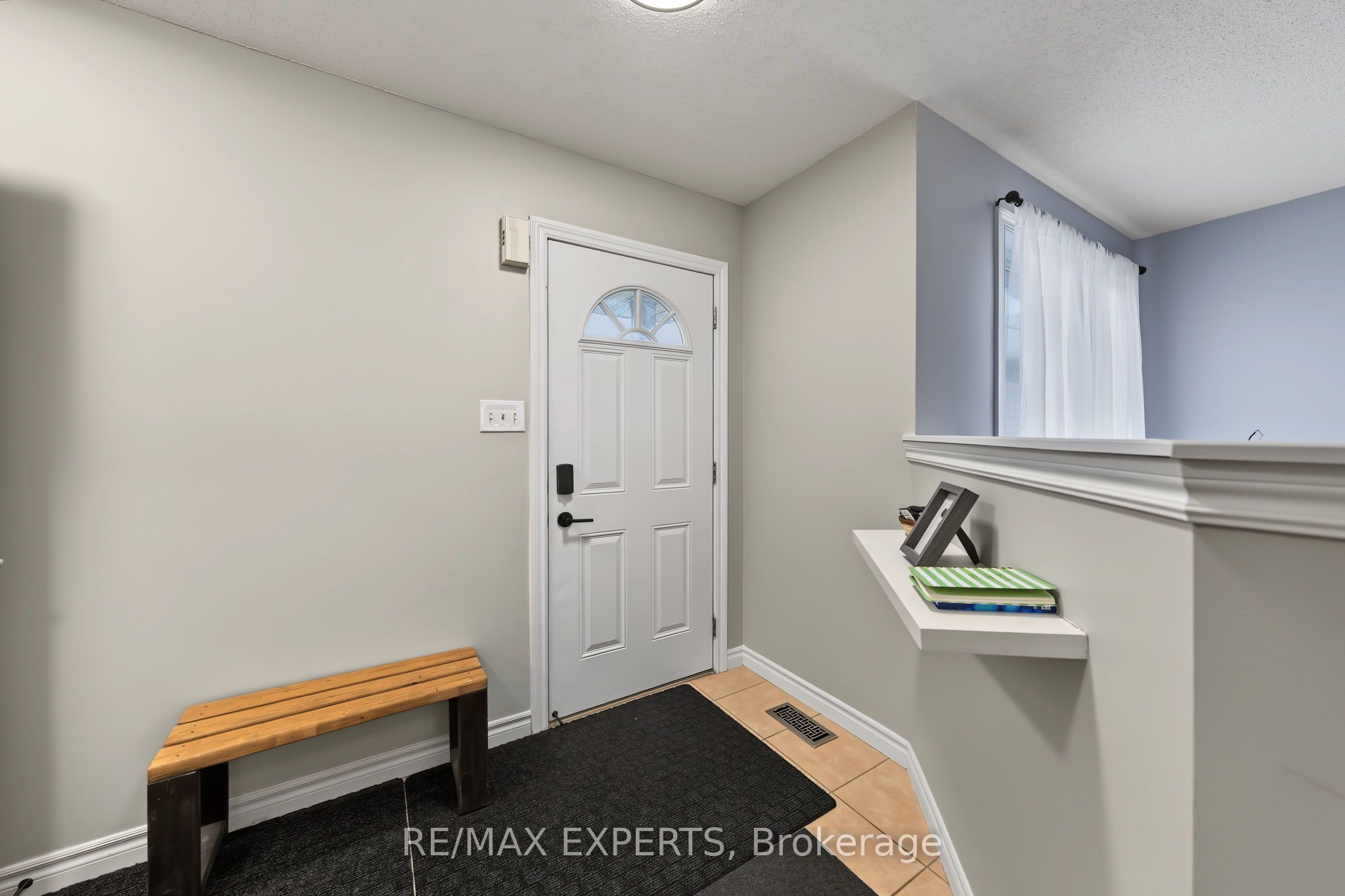17 Michelle Drive, Barrie, ON L4N 5Y1 photo 5