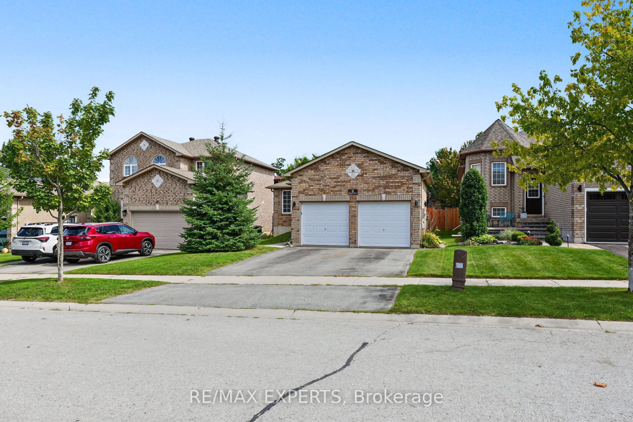 17 Michelle Drive Upper, Barrie, ON L4N 5Y1 photo 3