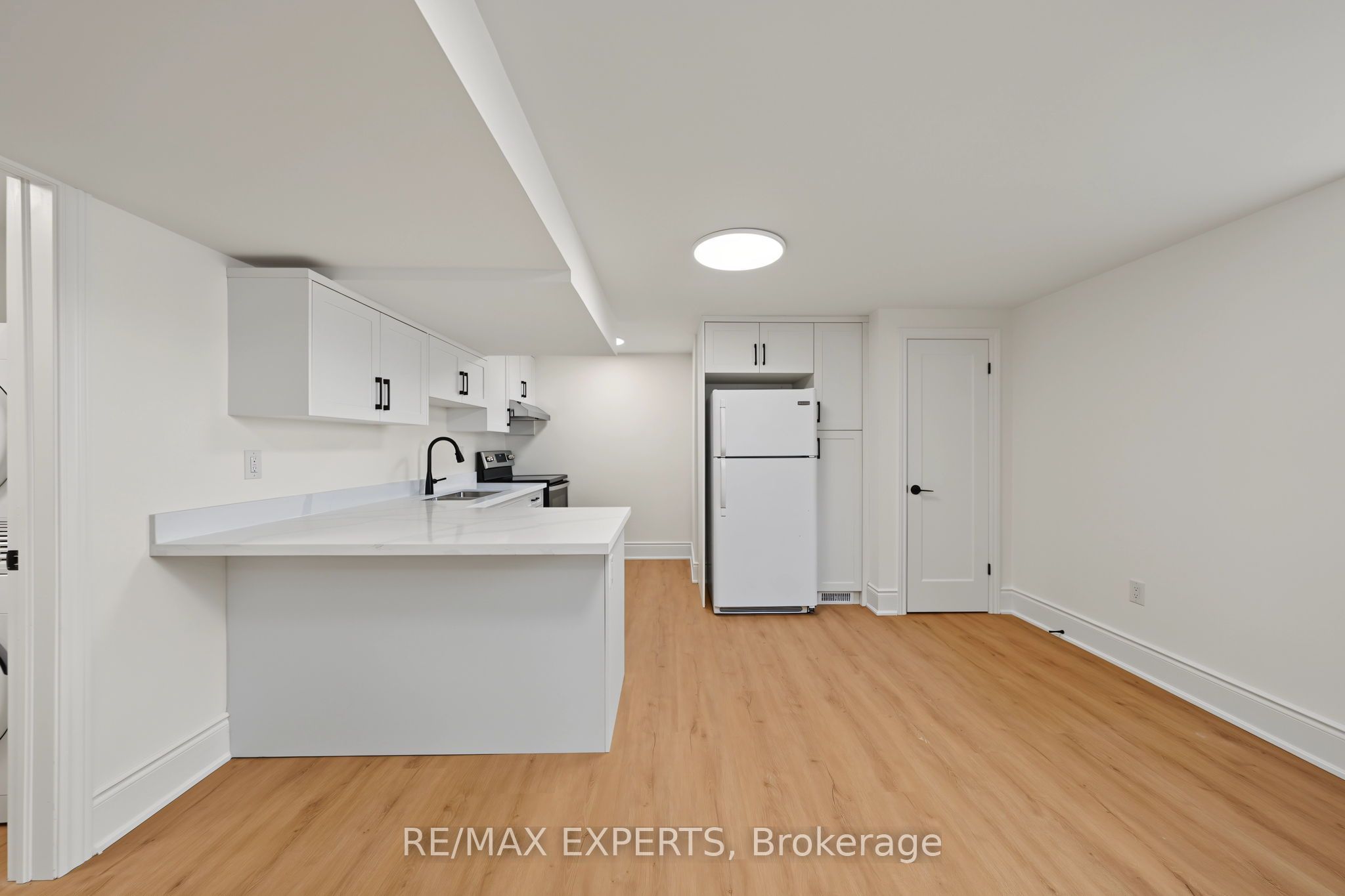 17 Michelle Drive BSMT, Barrie, ON L4N 5Y1 photo 5