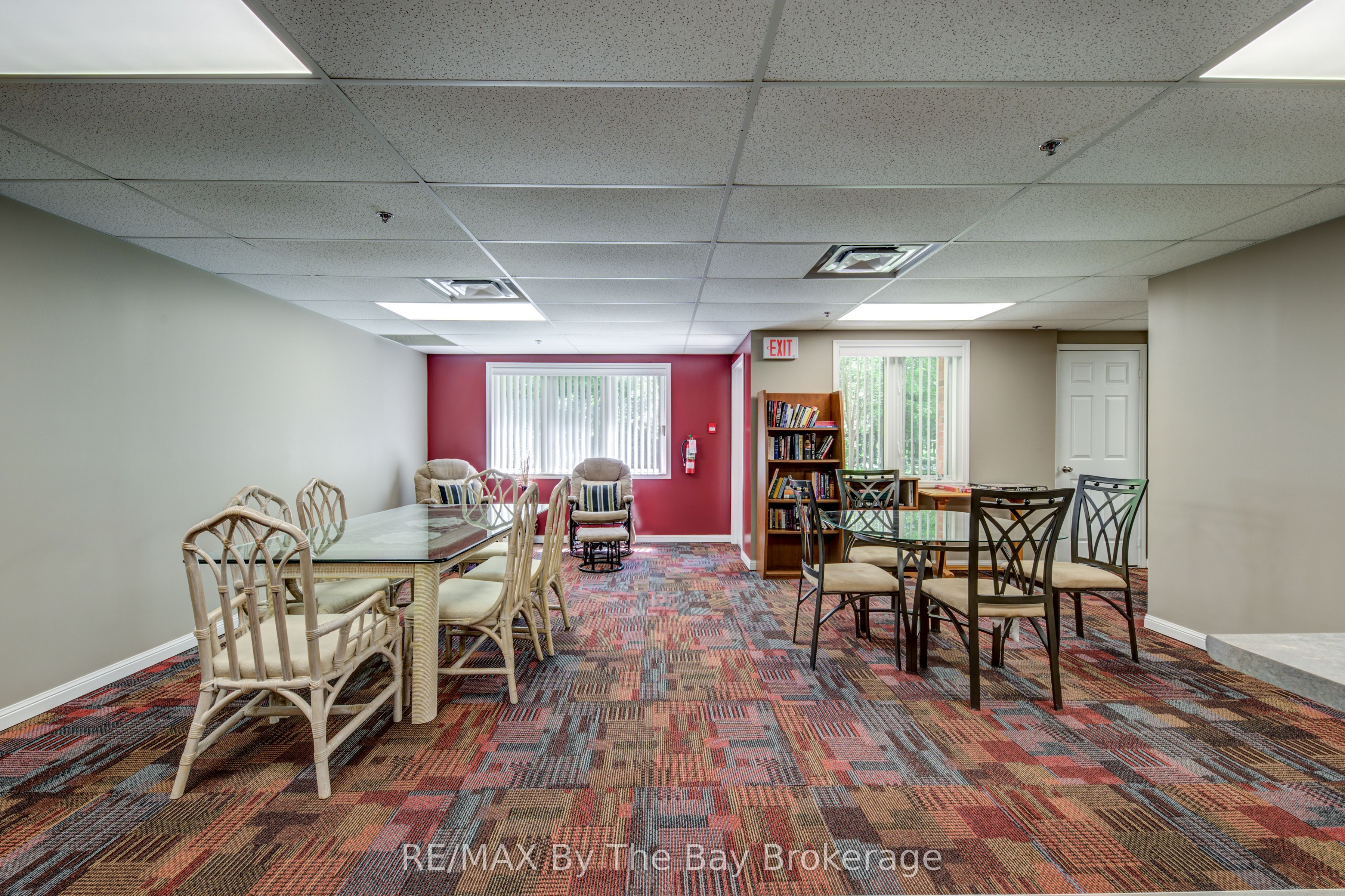 16 Westbury Road 202, Wasaga Beach, ON L9Z 0B8 photo 4