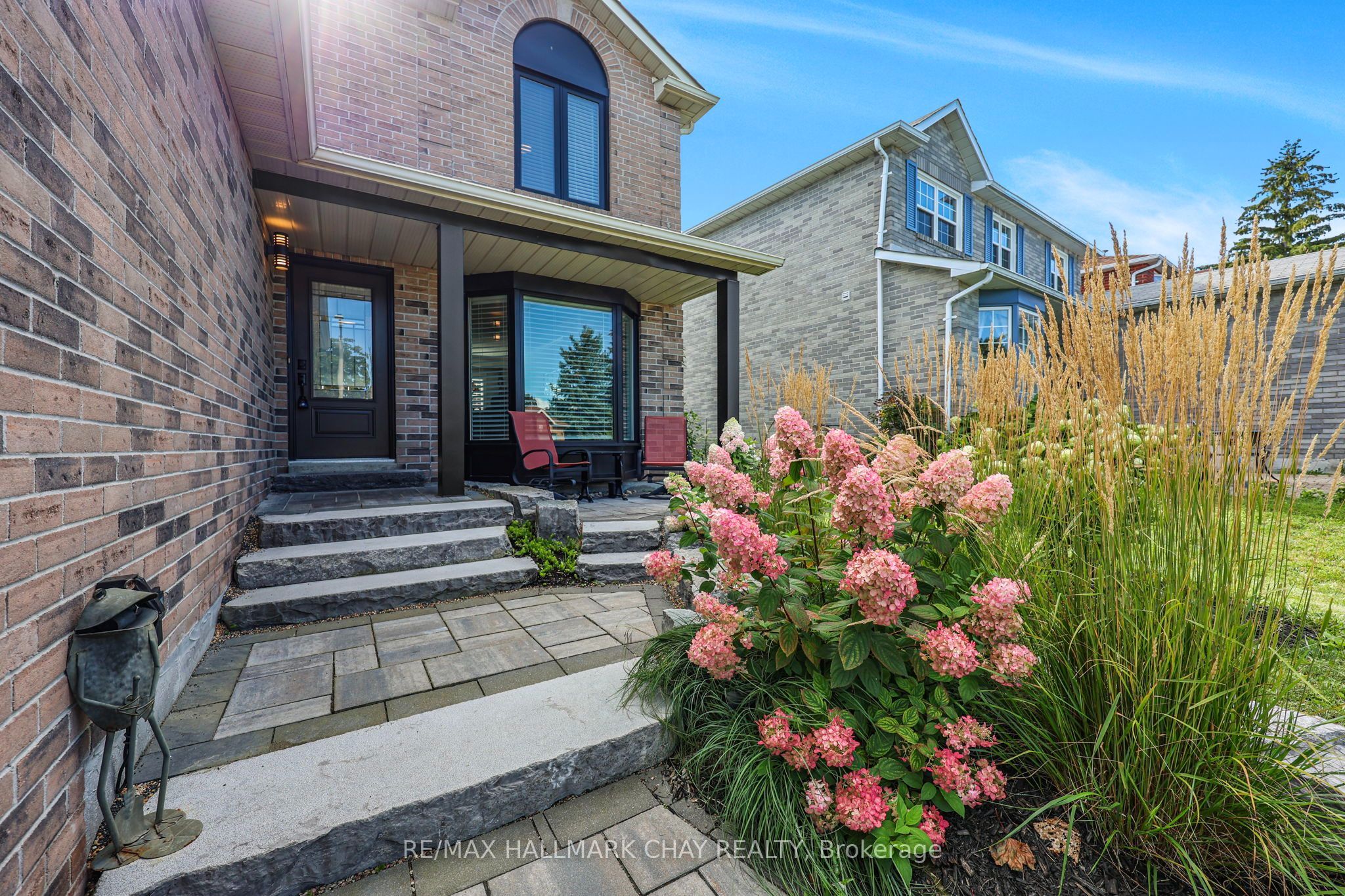 12 Grasett Crescent, Barrie, ON L4N 6Z8 photo 3