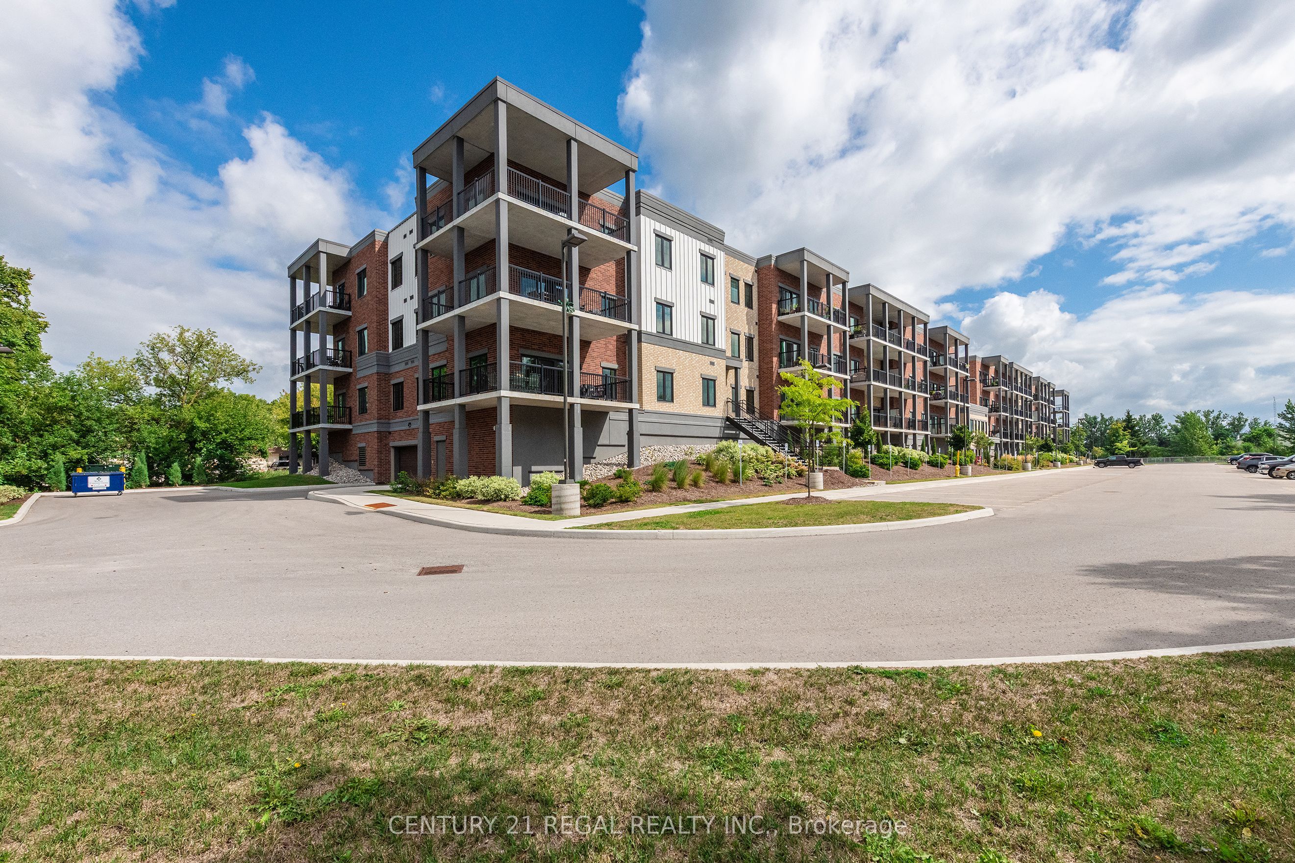 121 Mary Street Unit 205, Clearview, ON L0M 1G0 photo 5