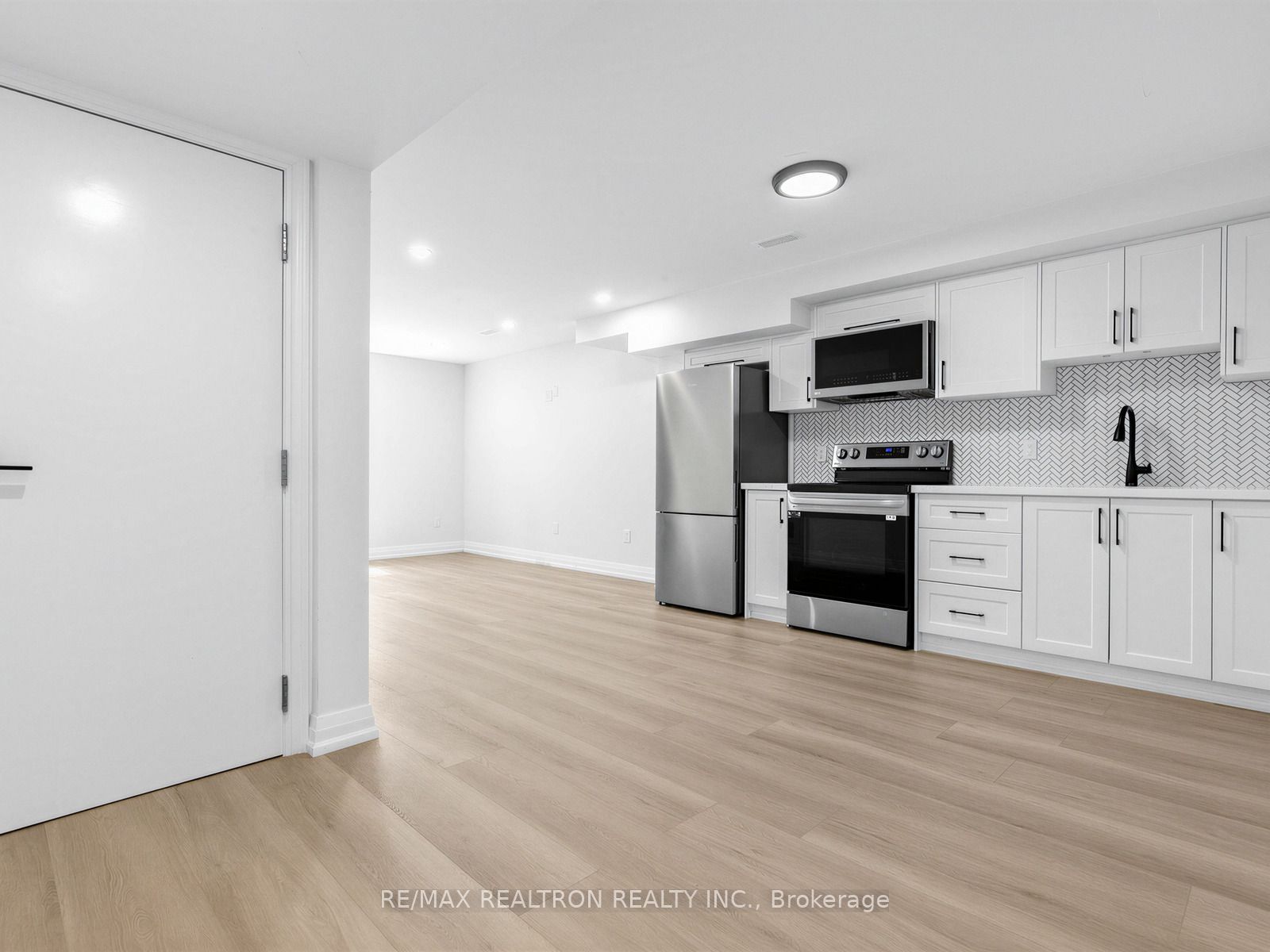 51 Monarchy Street BSMT, Barrie, ON L4M 7K1 photo 3