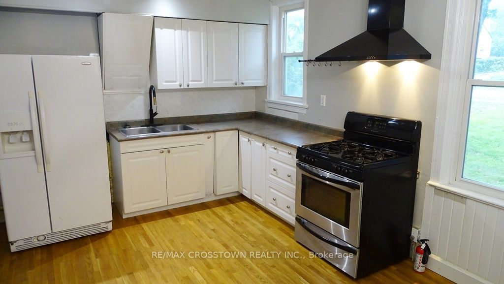 39 Grove Street W, Barrie, ON L4N 1M6 photo 5