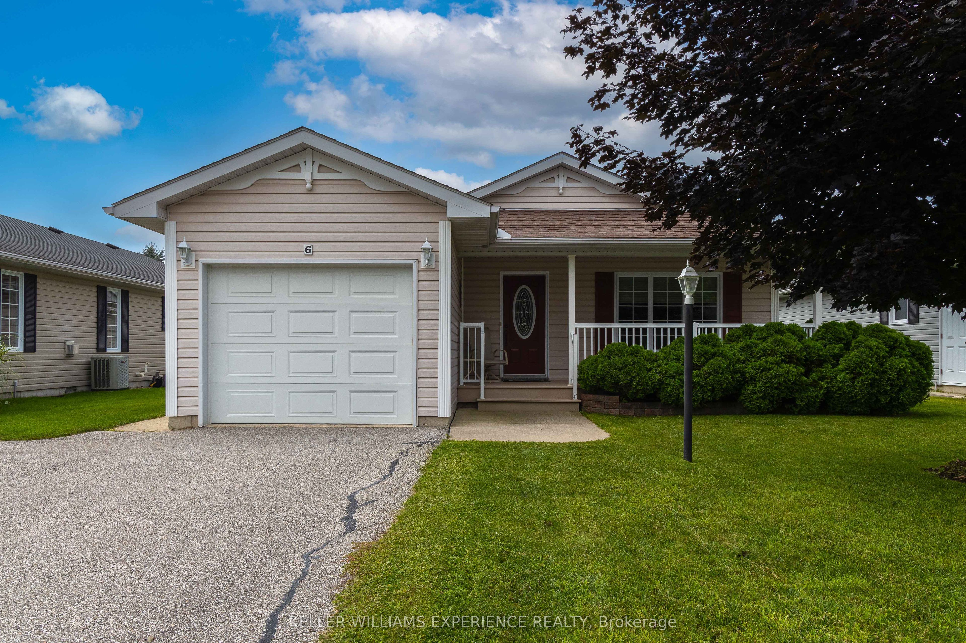 6 Virginia Avenue, Wasaga Beach, ON L9Z 3A8