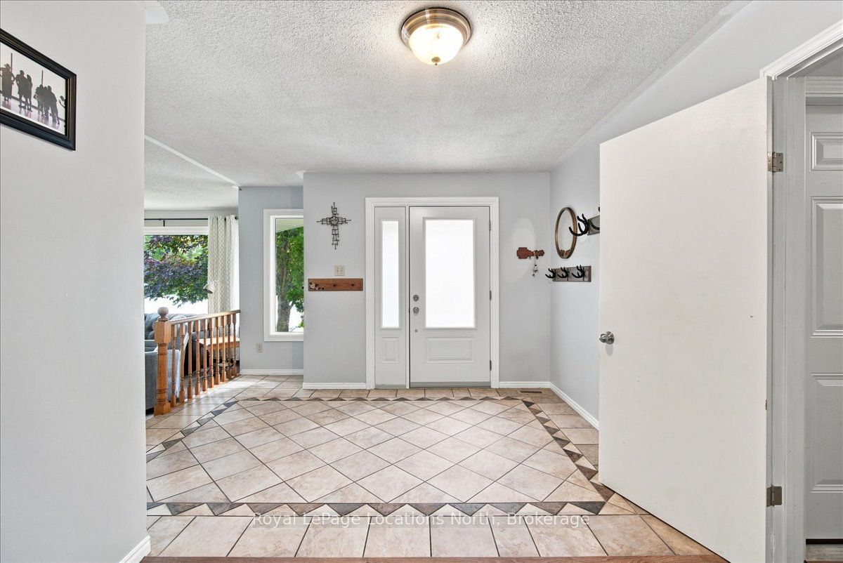 6 Royal Beech Drive, Wasaga Beach, ON L9Z 1H1 photo 3