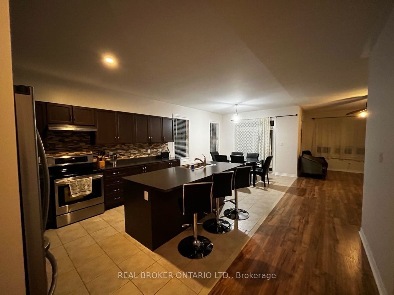 15 Leeward Circle, Wasaga Beach, ON L9Z 0E9 photo 2