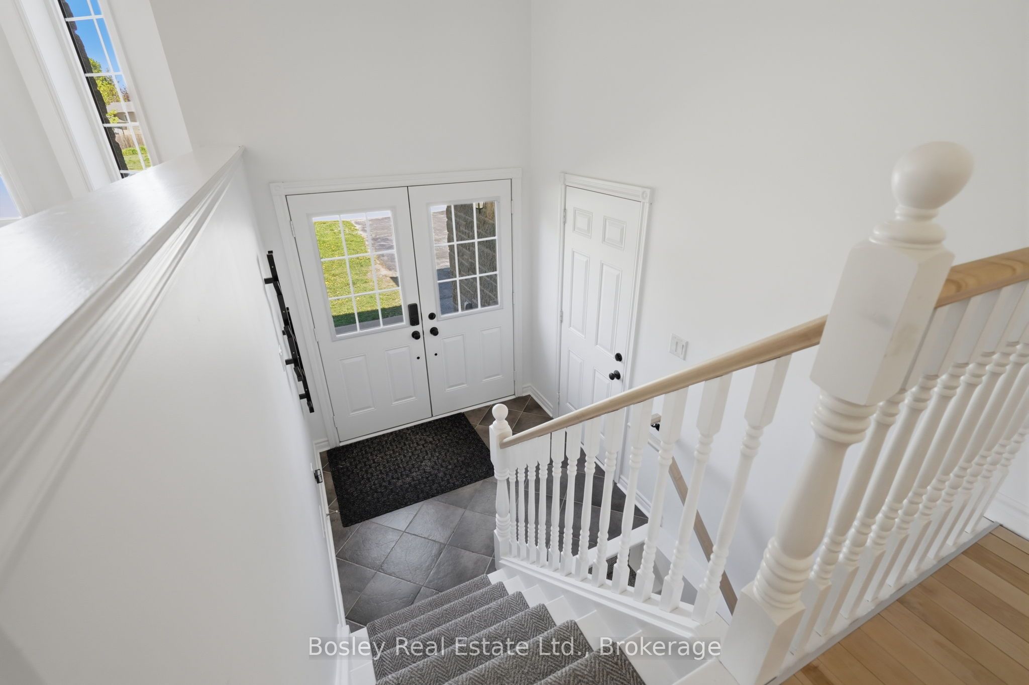 208 Lamont Court, Clearview, ON L0M 1S0 photo 3